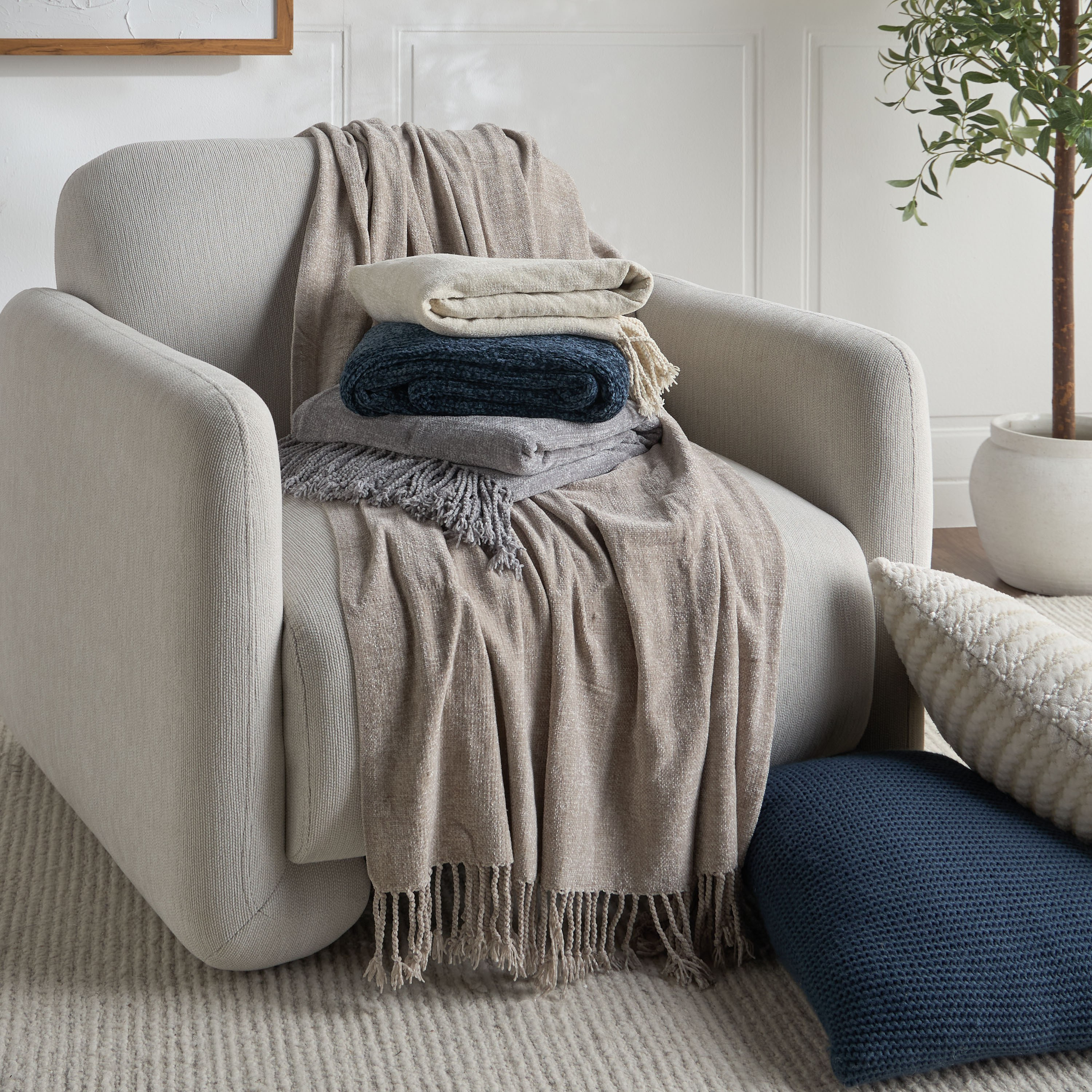 Fallon Chenille Throw - 130x170 cm-household-cushionsandthrows-throwsandblankets-throws-image-4