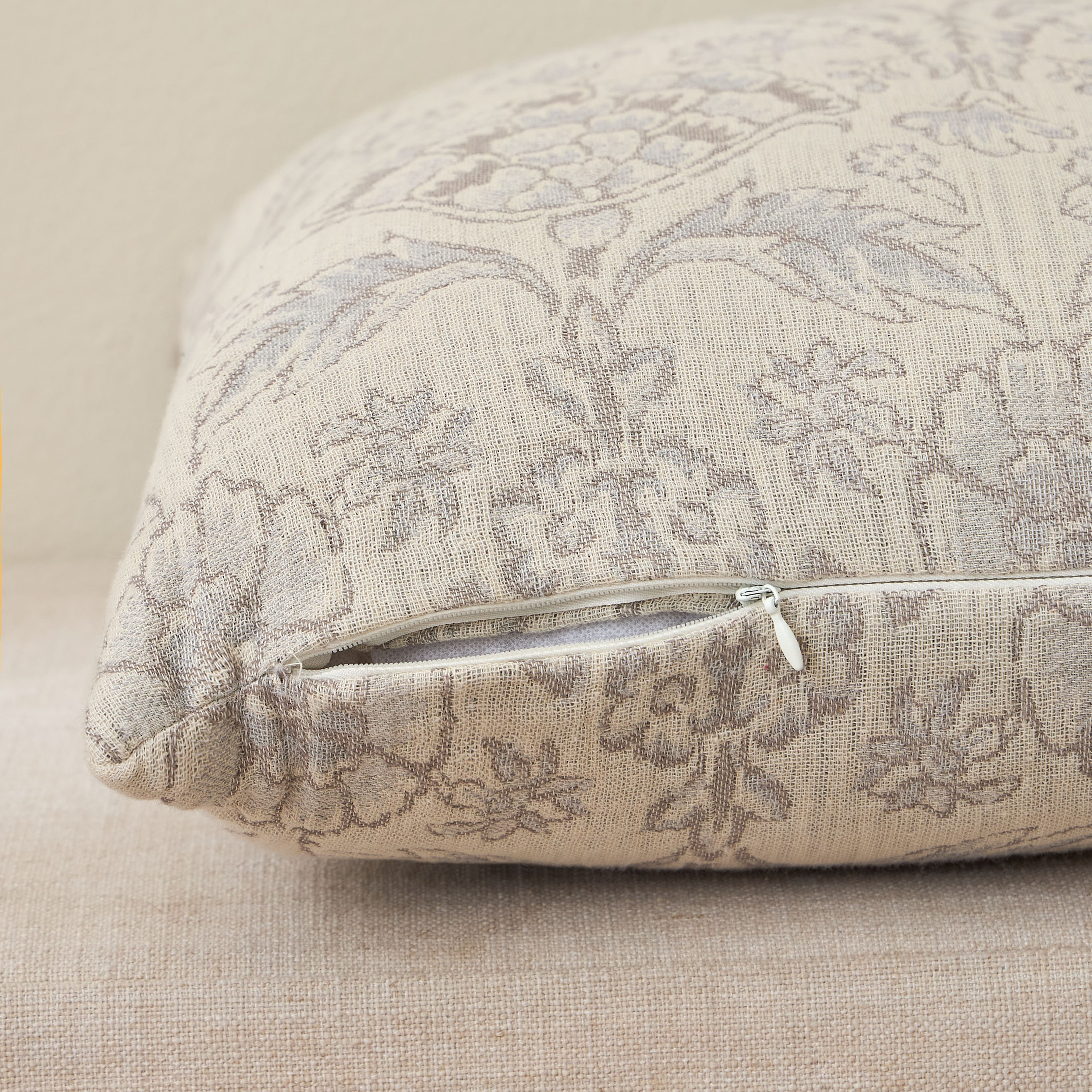 وسادة محشوّة جاكار- جامي- 50x50 سم-household-cushionsandthrows-filledcushions-decorativecushions-image-7