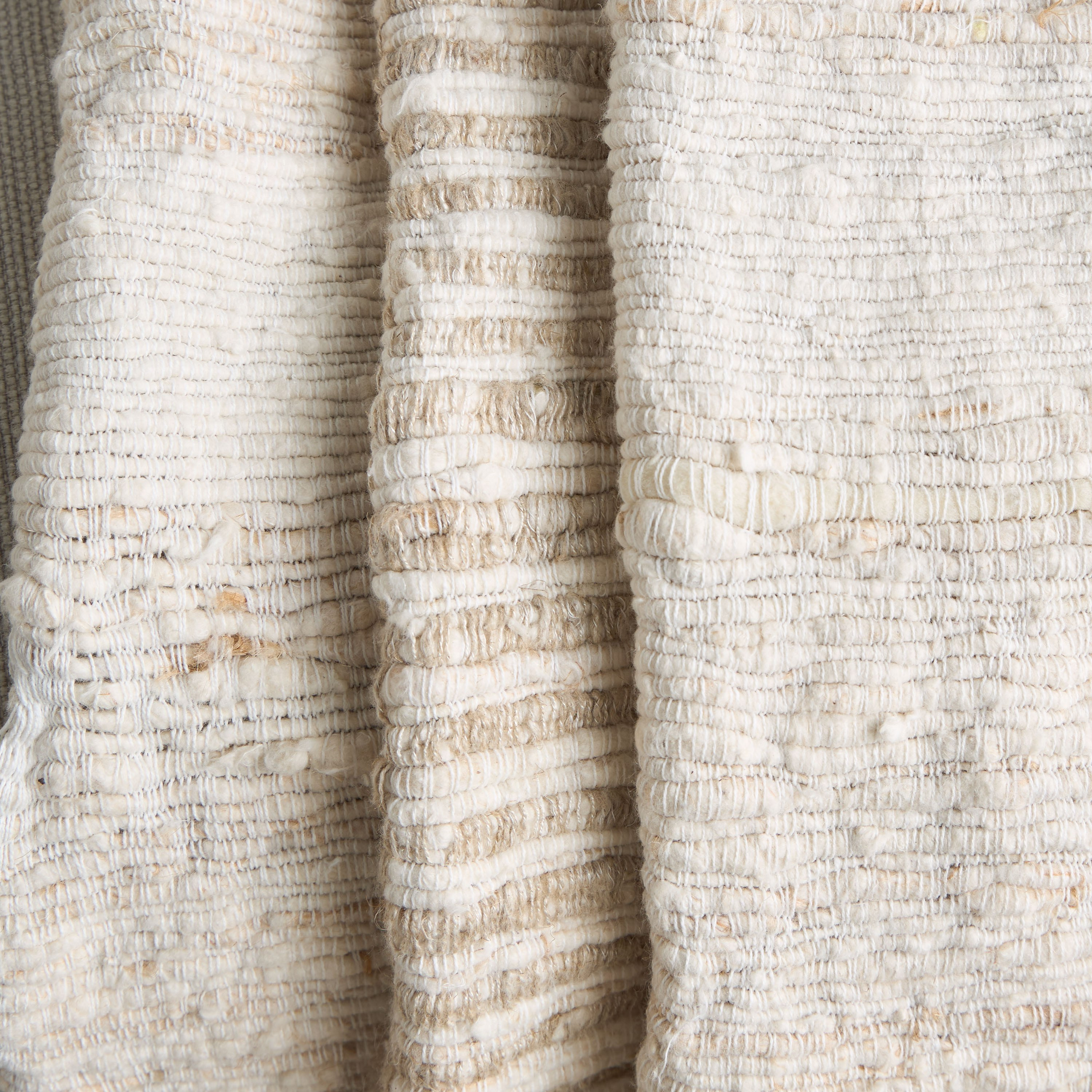 Thorn Woven Throw - 130x170 cm-household-cushionsandthrows-throwsandblankets-throws-image-3