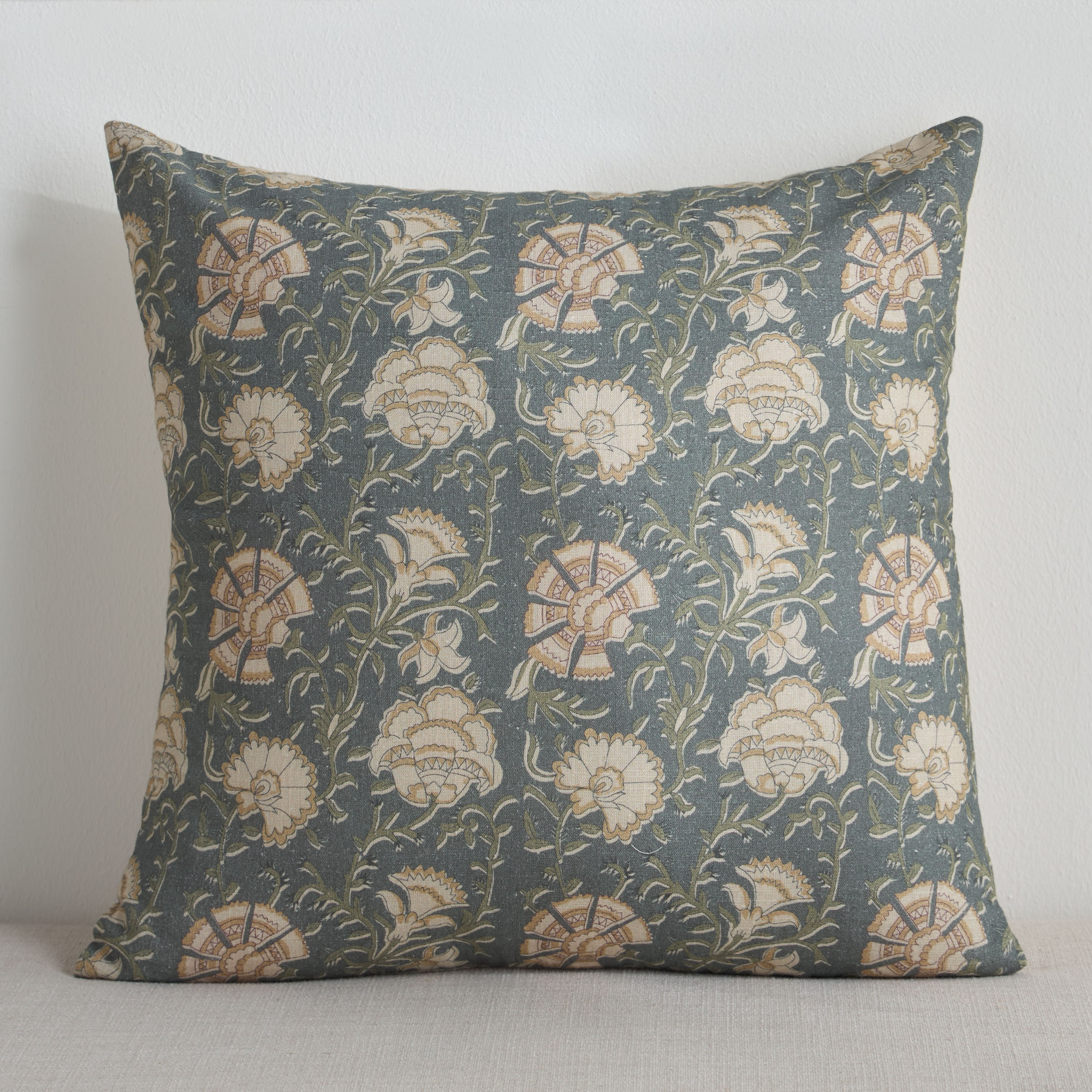 غطاء وسادة بطبعات - كارمن- 50x50 سم-household-cushionsandthrows-cushioncovers-image-1