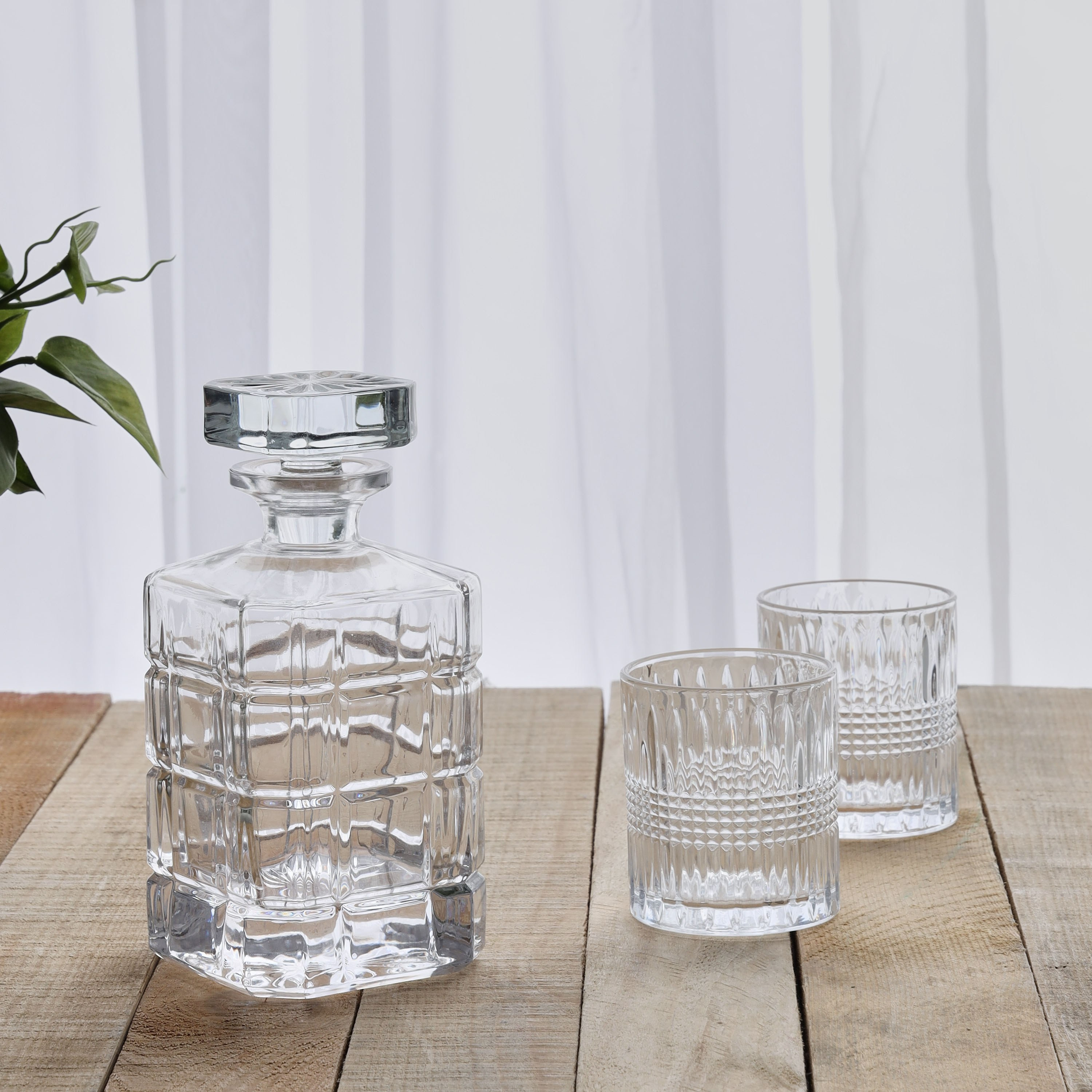 Spruce Decanter - 750 ml-household-dining-drinkserveware-jugsdecantersandcarafes-image-3