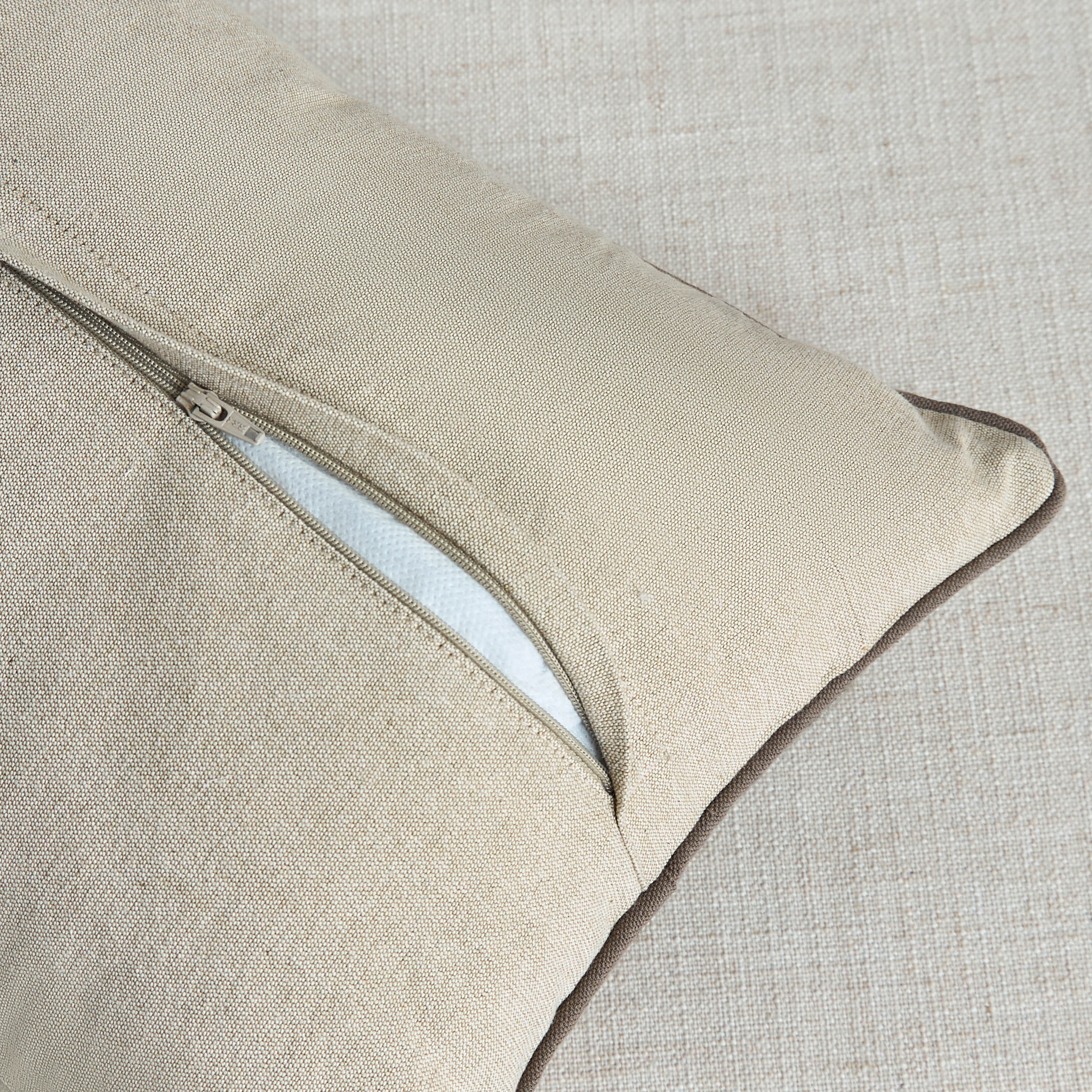 وسادة محشوة بتطريز زهور - جراز - 30x50 سم-household-cushionsandthrows-filledcushions-decorativecushions-image-3