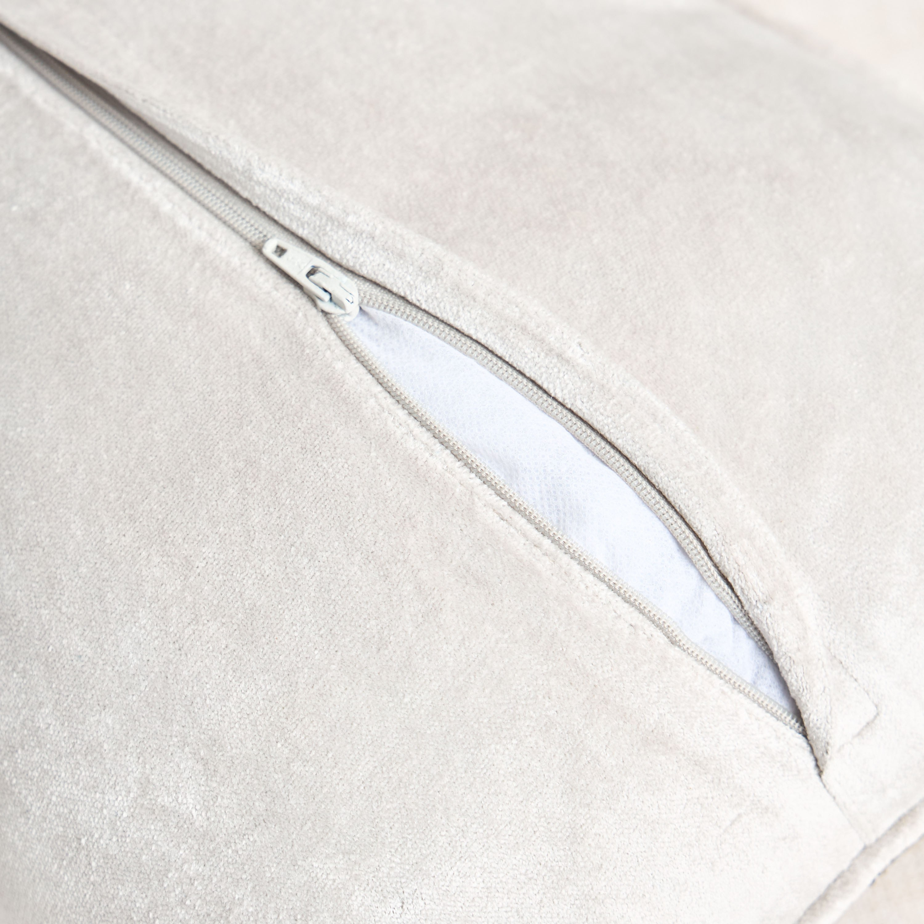 وسادة محشوة مخملية مزينة بالخرز - لوترو - 30×50 سم-household-cushionsandthrows-filledcushions-decorativecushions-image-3