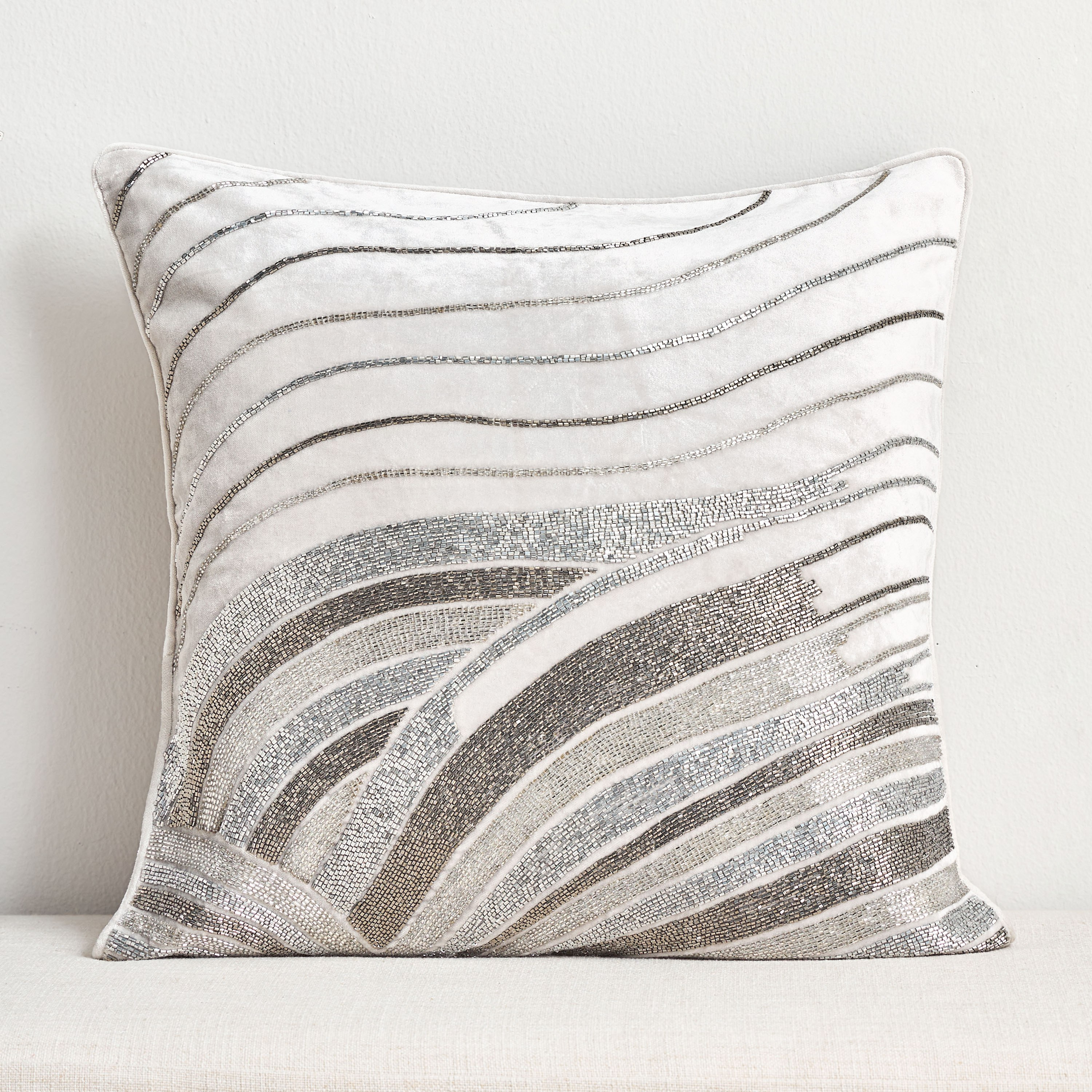 وسادة محشوة مخملية مزينة بالخرز - لوترو - 50x50×50 سم-household-cushionsandthrows-filledcushions-decorativecushions-image-1