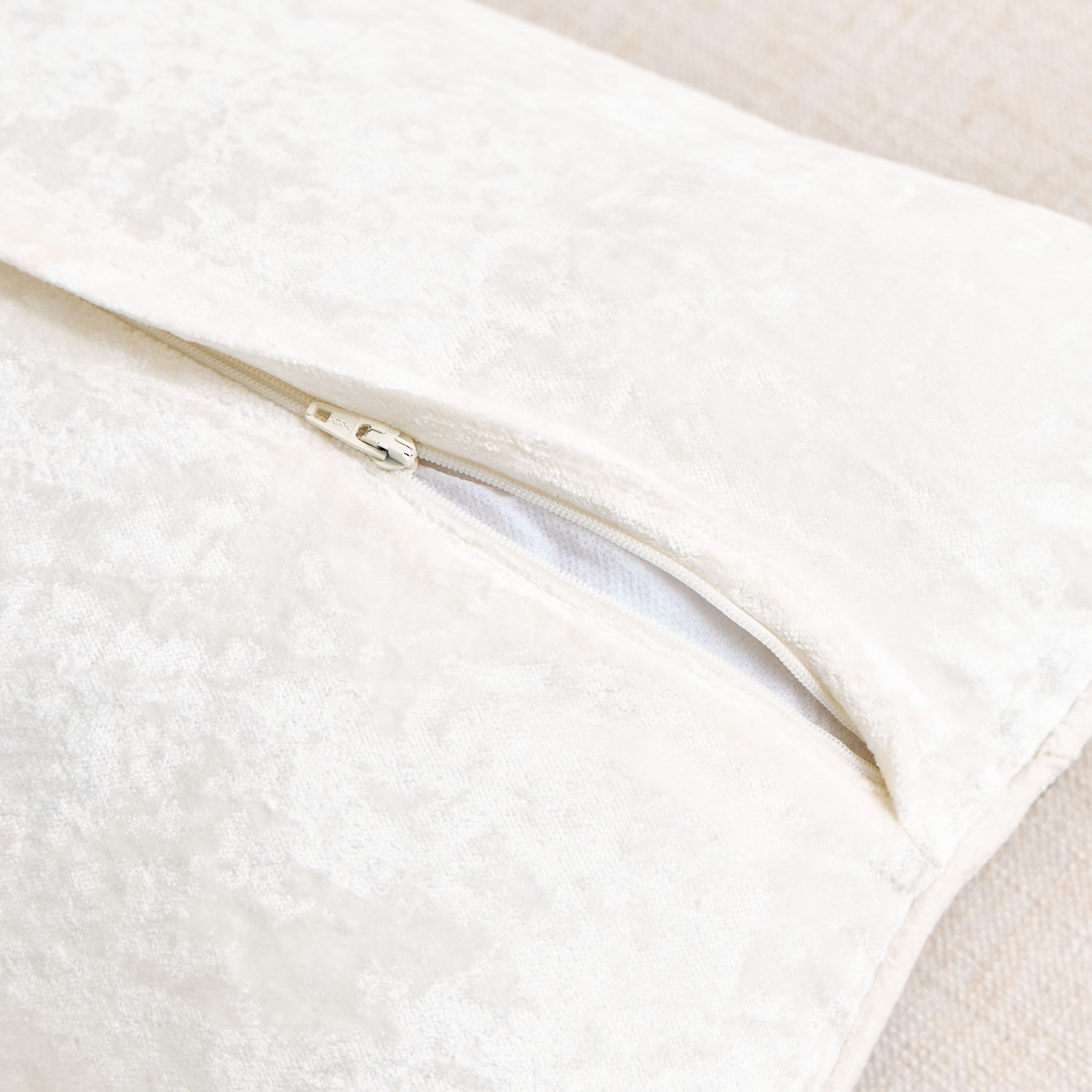 وسادة محشوّة مزينة بالخرز - باروس - 30x50 سم-household-cushionsandthrows-filledcushions-decorativecushions-image-3