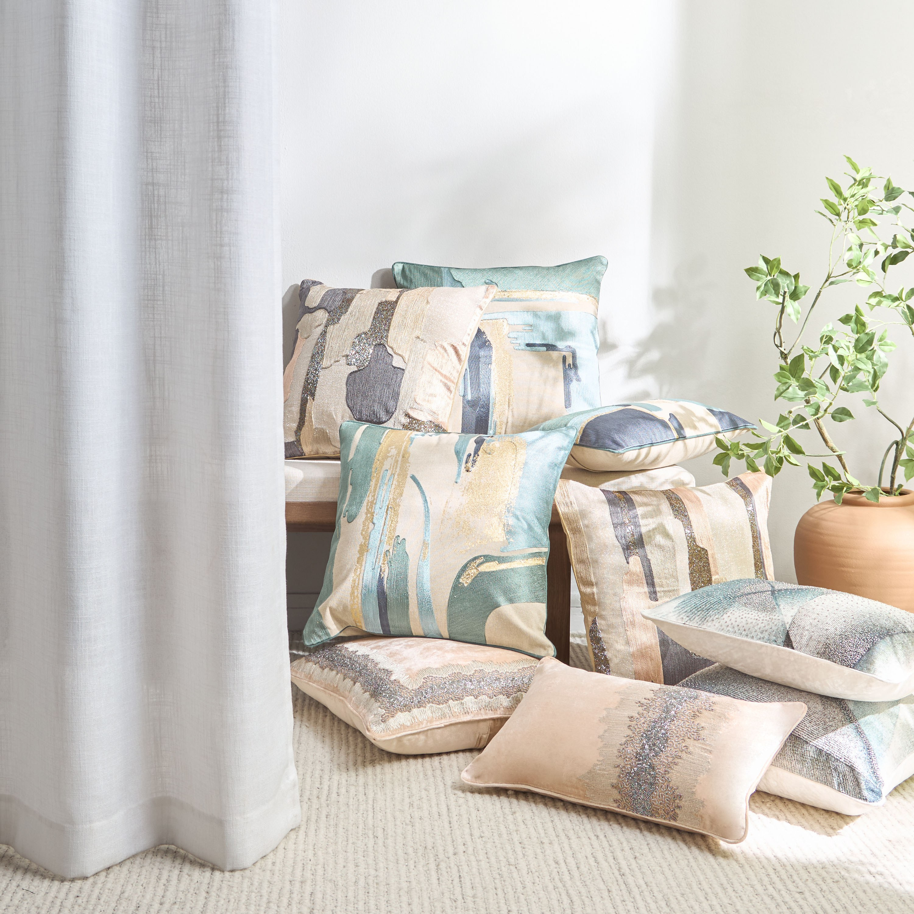 وسادة محشوّة مزينة بالخرز - باروس - 30x50 سم-household-cushionsandthrows-filledcushions-decorativecushions-image-4