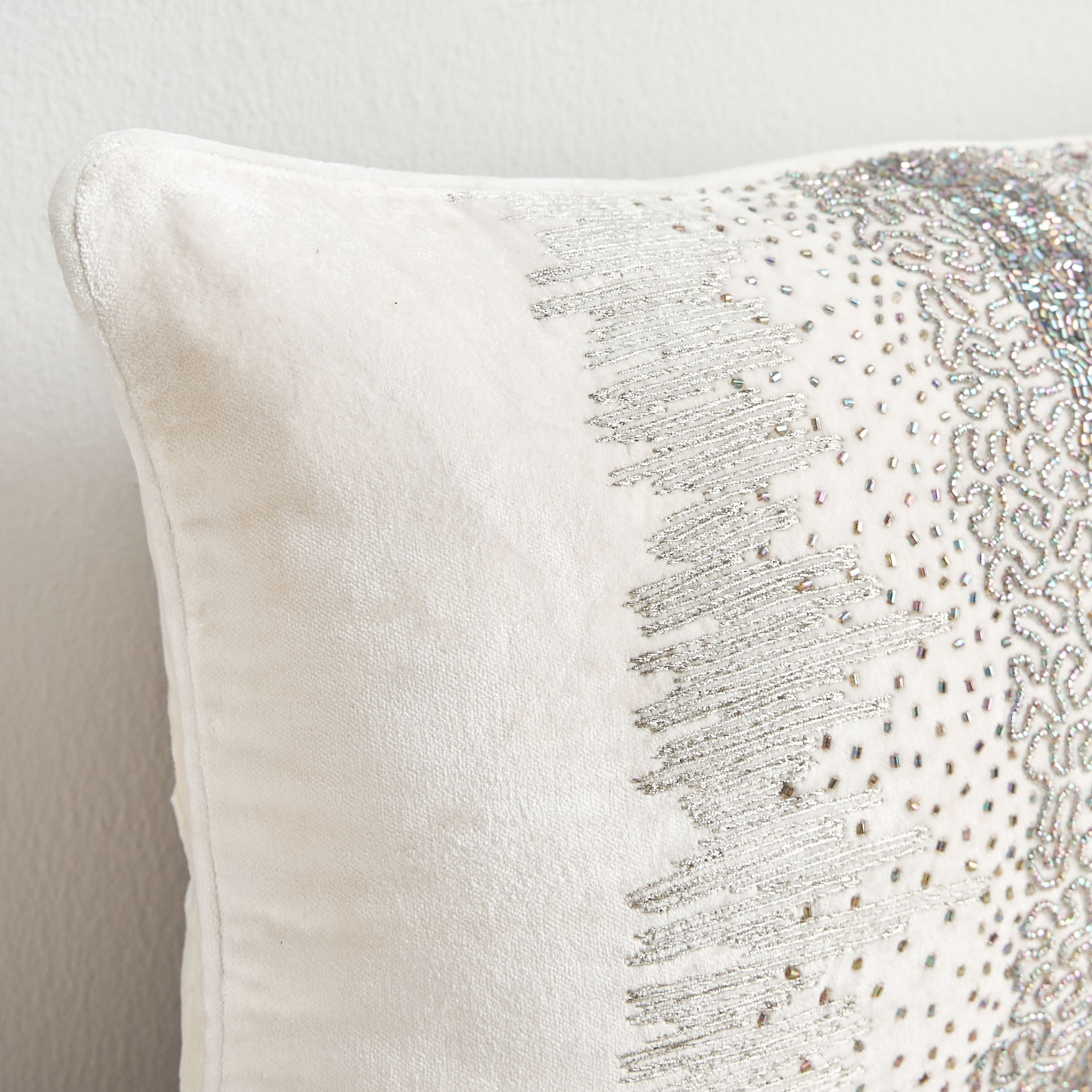 وسادة محشوة مخملية مزينة بالخرز - لوترو - 30x50×50 سم-household-cushionsandthrows-filledcushions-decorativecushions-image-2