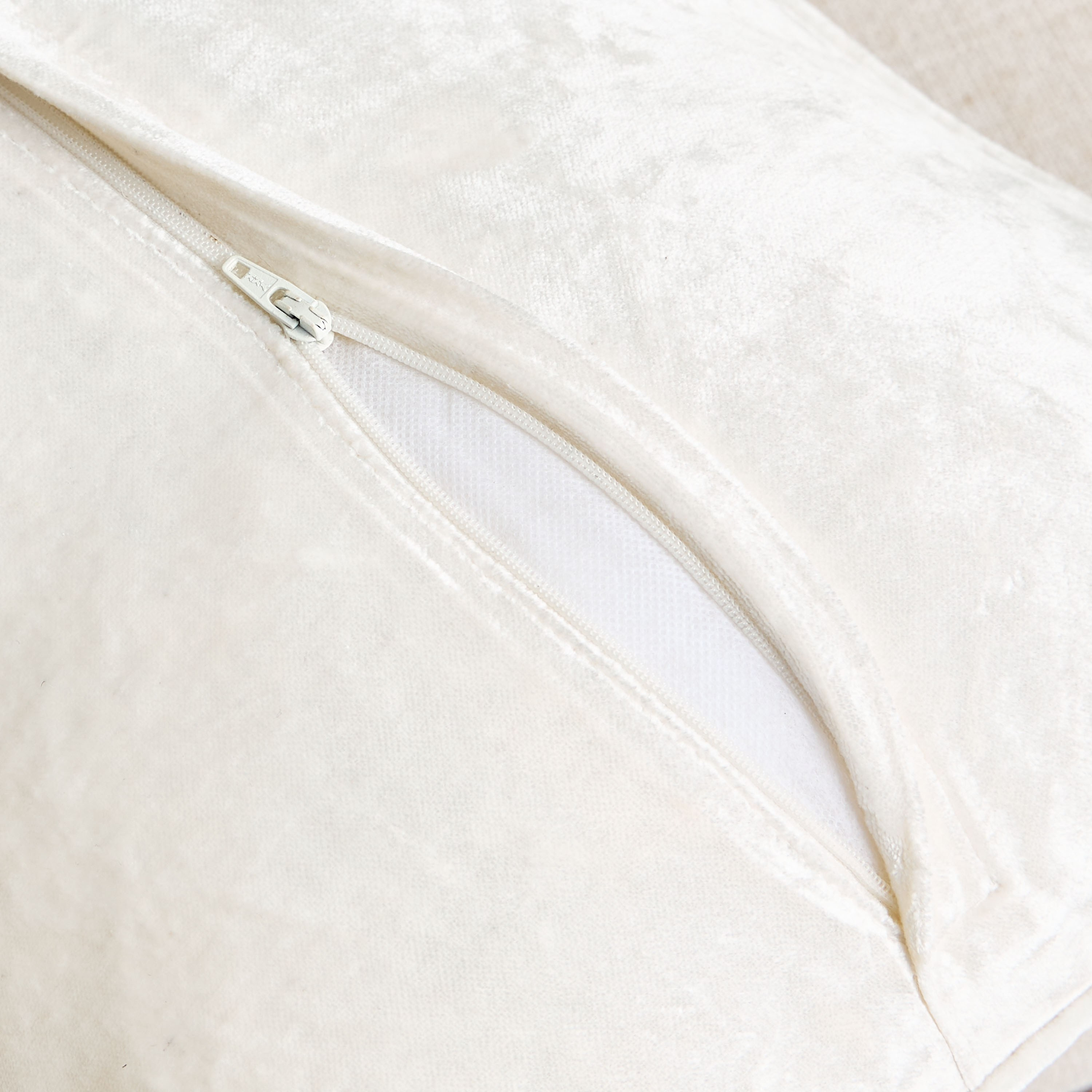 وسادة محشوة مخملية مزينة بالخرز - لوترو - 30x50×50 سم-household-cushionsandthrows-filledcushions-decorativecushions-image-4