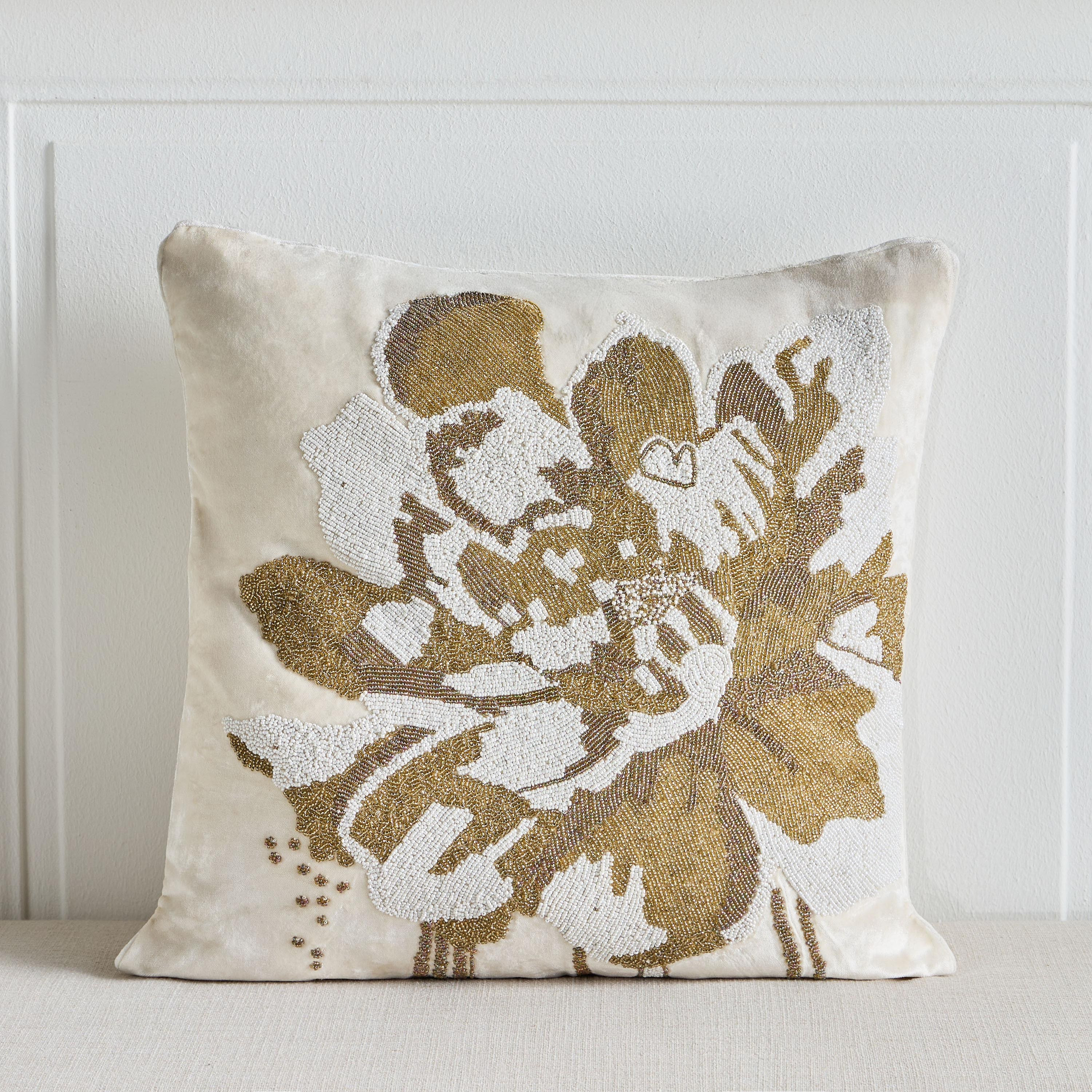 وسادة محشوة بتطريز زهرية - بيلوس- 50x50 سم-household-cushionsandthrows-filledcushions-decorativecushions-image-1