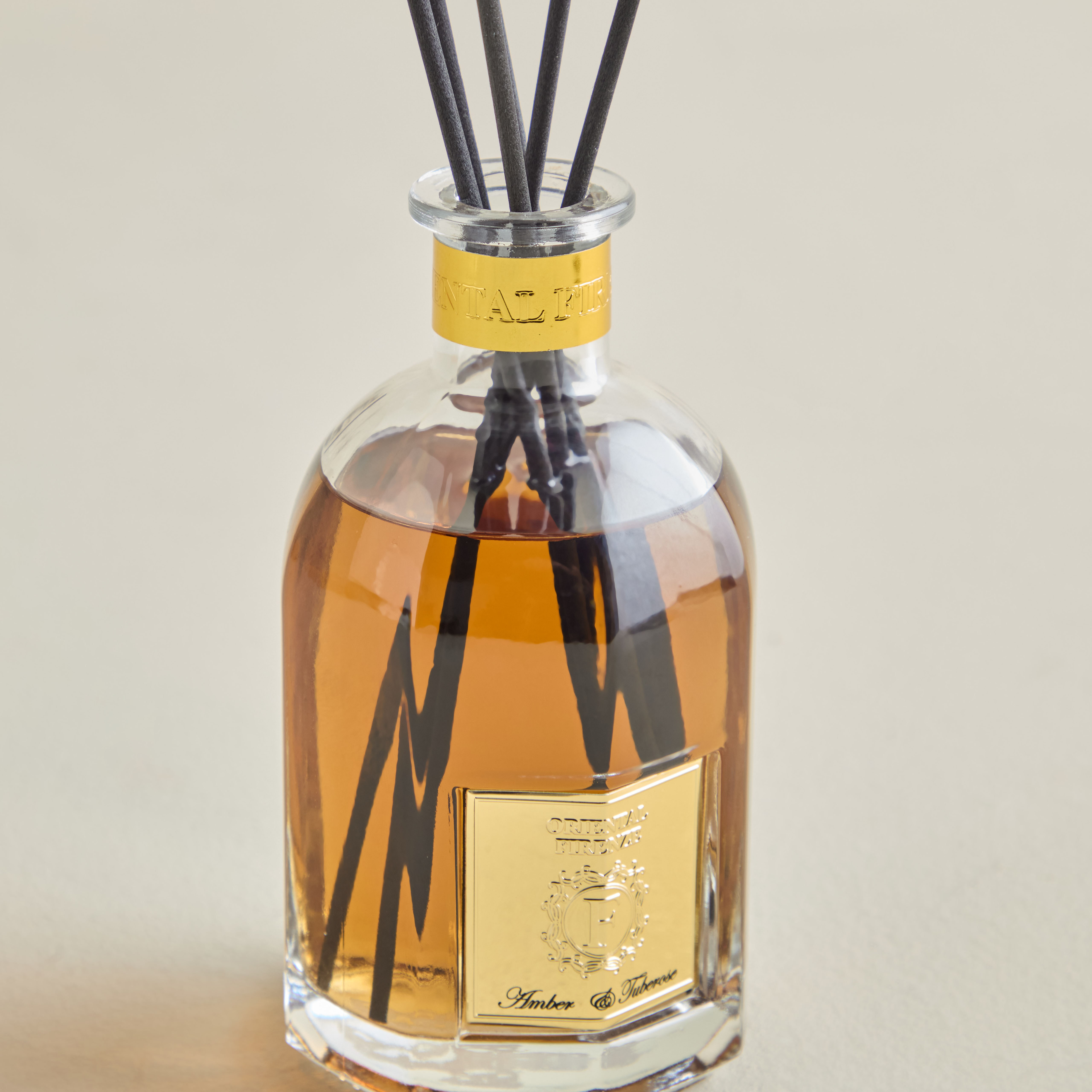 موزع عطور أعواد برائحة العنبر ومسك الروم - أورينتال فيرينزي - 250 مل-household-homefragrance-reeddiffusers-image-2