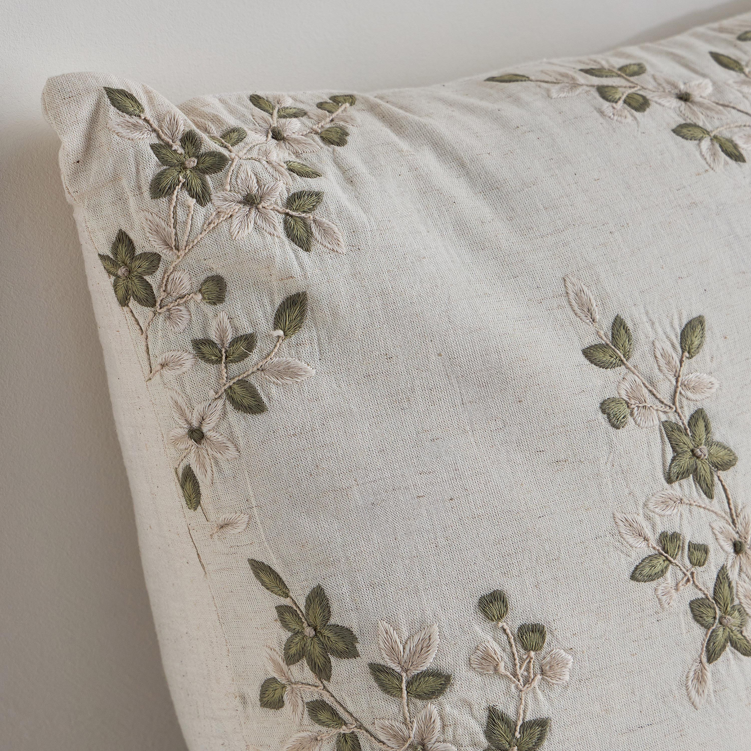 وسادة محشوّة مطرّزة - زاجوري - 50x50 سم-household-cushionsandthrows-filledcushions-decorativecushions-image-2