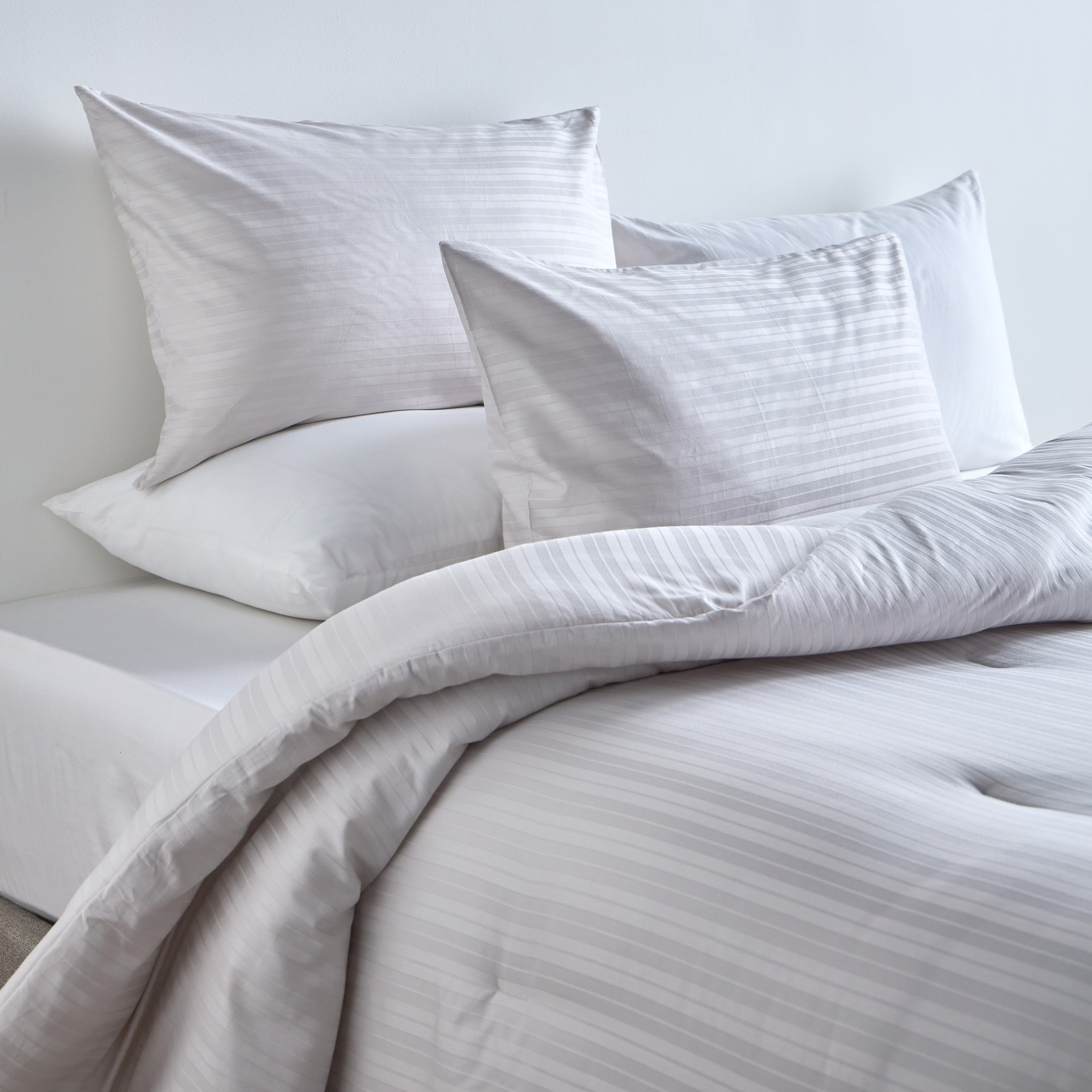 Elara Cotton Sateen 300 Thread Count 3-Piece Full Comforter Set - 160x240 cm-household-bedding-comfortersandbedspreads-comforters-image-1
