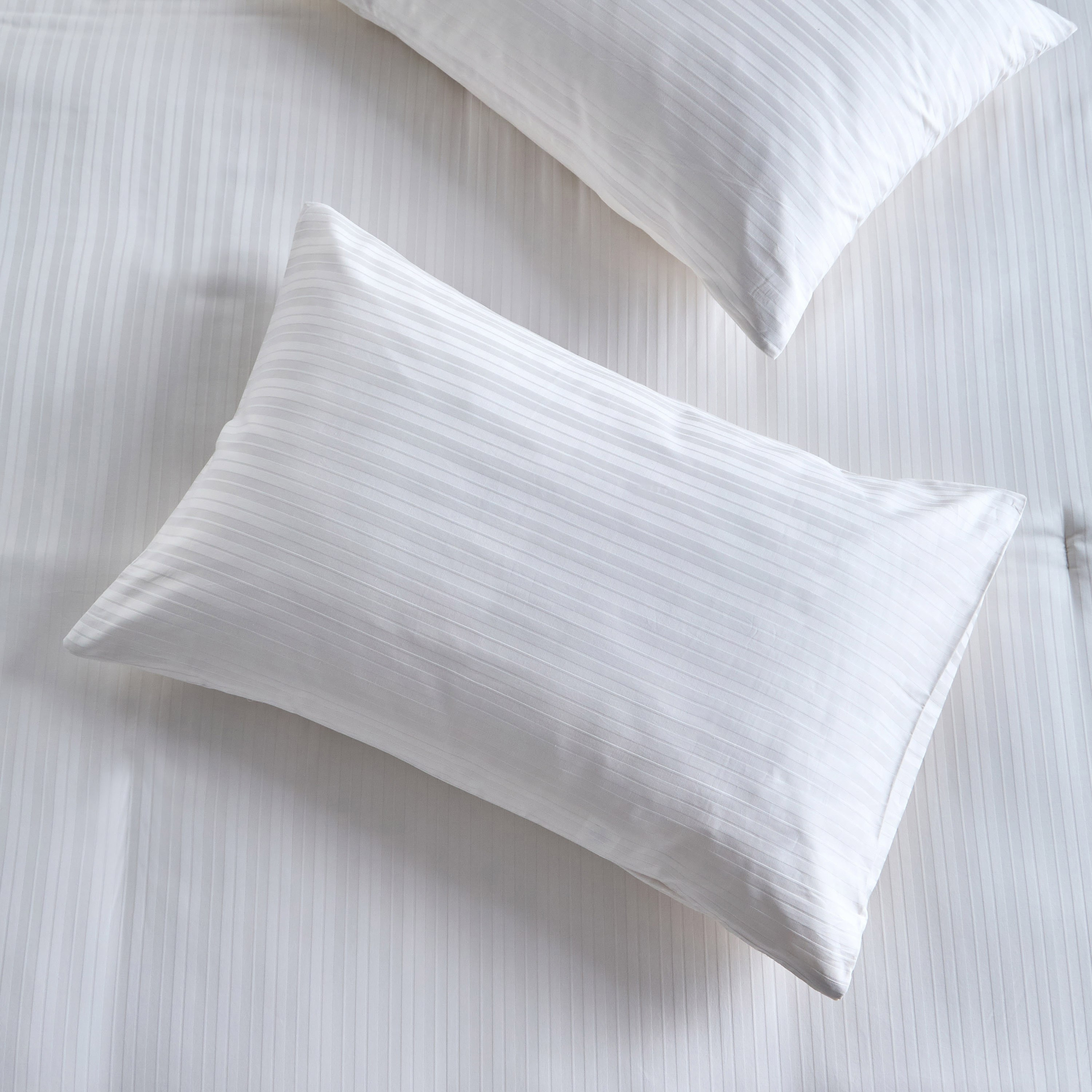 Elara Cotton Sateen 300 Thread Count 3-Piece Queen Comforter Set - 200x240 cm-household-bedding-comfortersandbedspreads-comforters-image-4