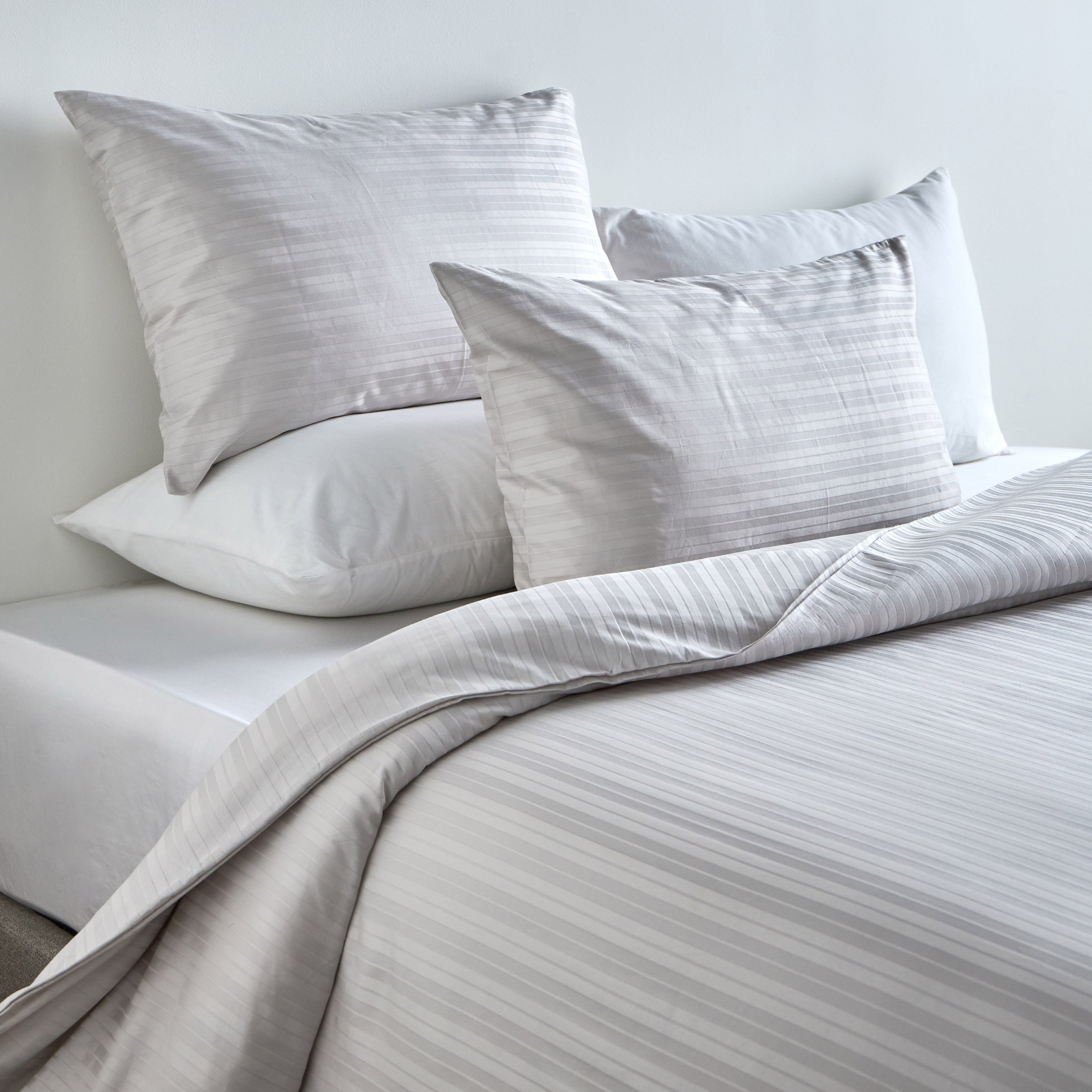 Elara Cotton Sateen 300 Thread Count 3-Piece King Duvet Cover Set - 220x230 cm-household-bedding-duvetandcovers-duvetcovers-image-1