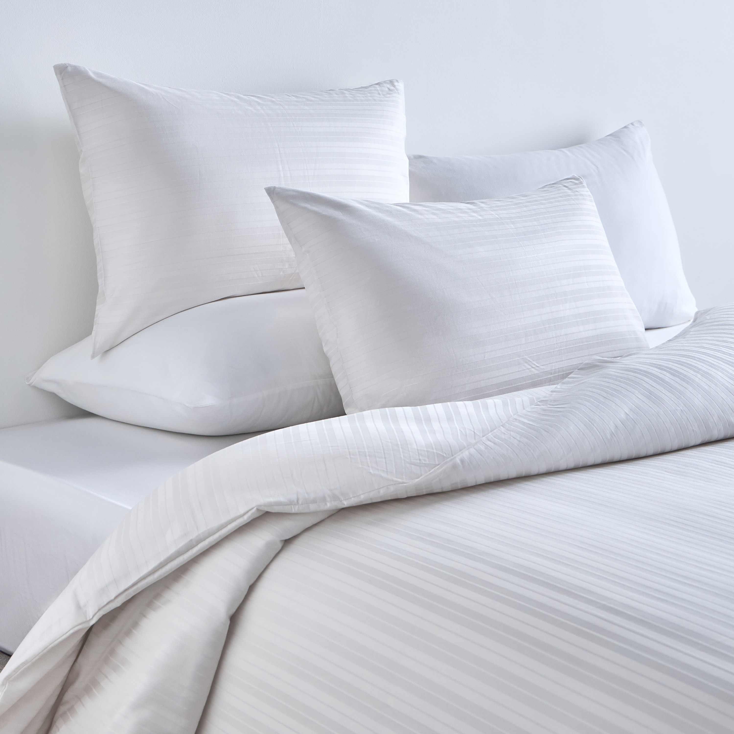 Elara Cotton Sateen 300 Thread Count 3-Piece King Duvet Cover Set - 220x230 cm-household-bedding-duvetandcovers-duvetcovers-image-1