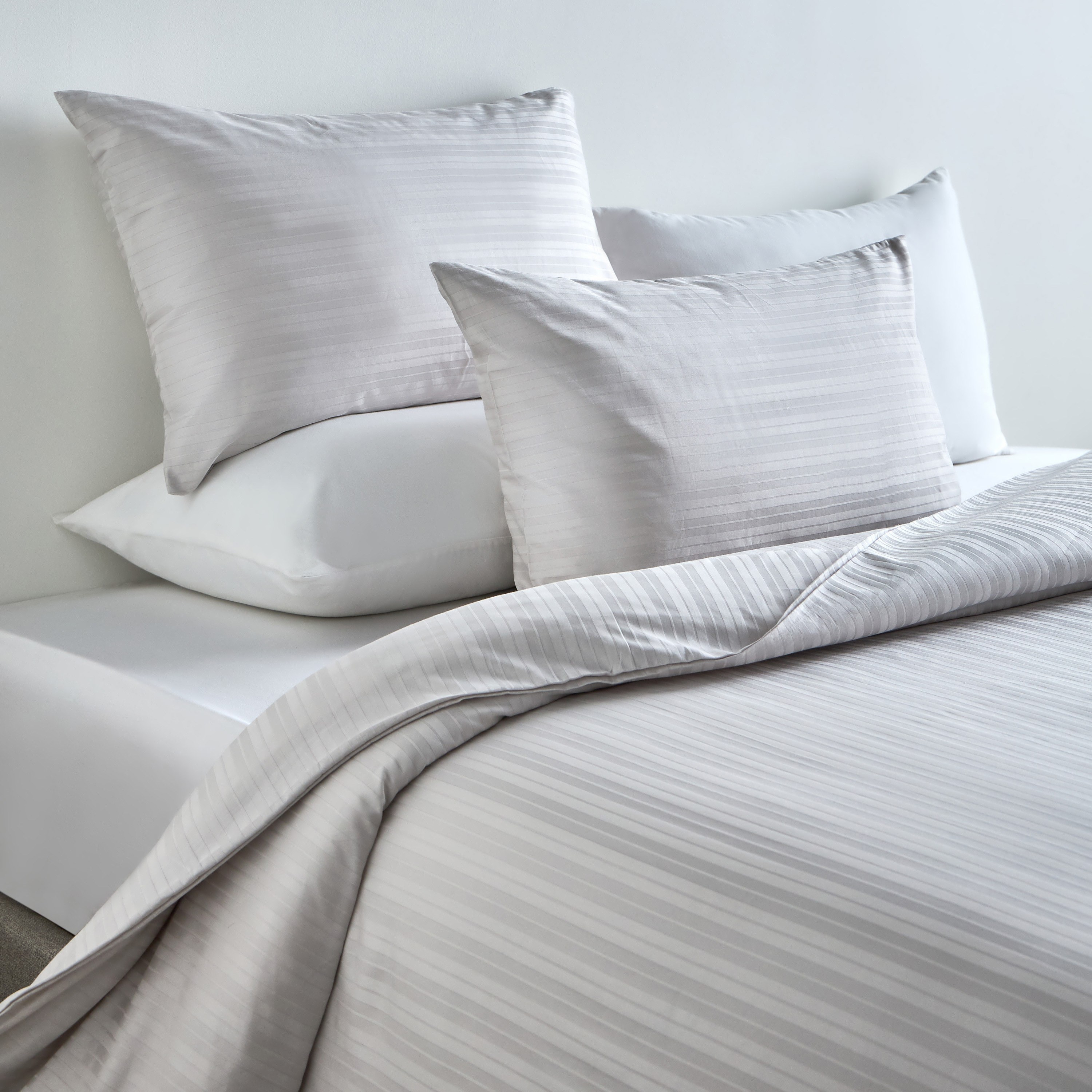 Elara Cotton Sateen 300 TC 3-Piece Super King Duvet Cover Set - 260x220 cm-household-bedding-duvetandcovers-duvetcovers-image-1