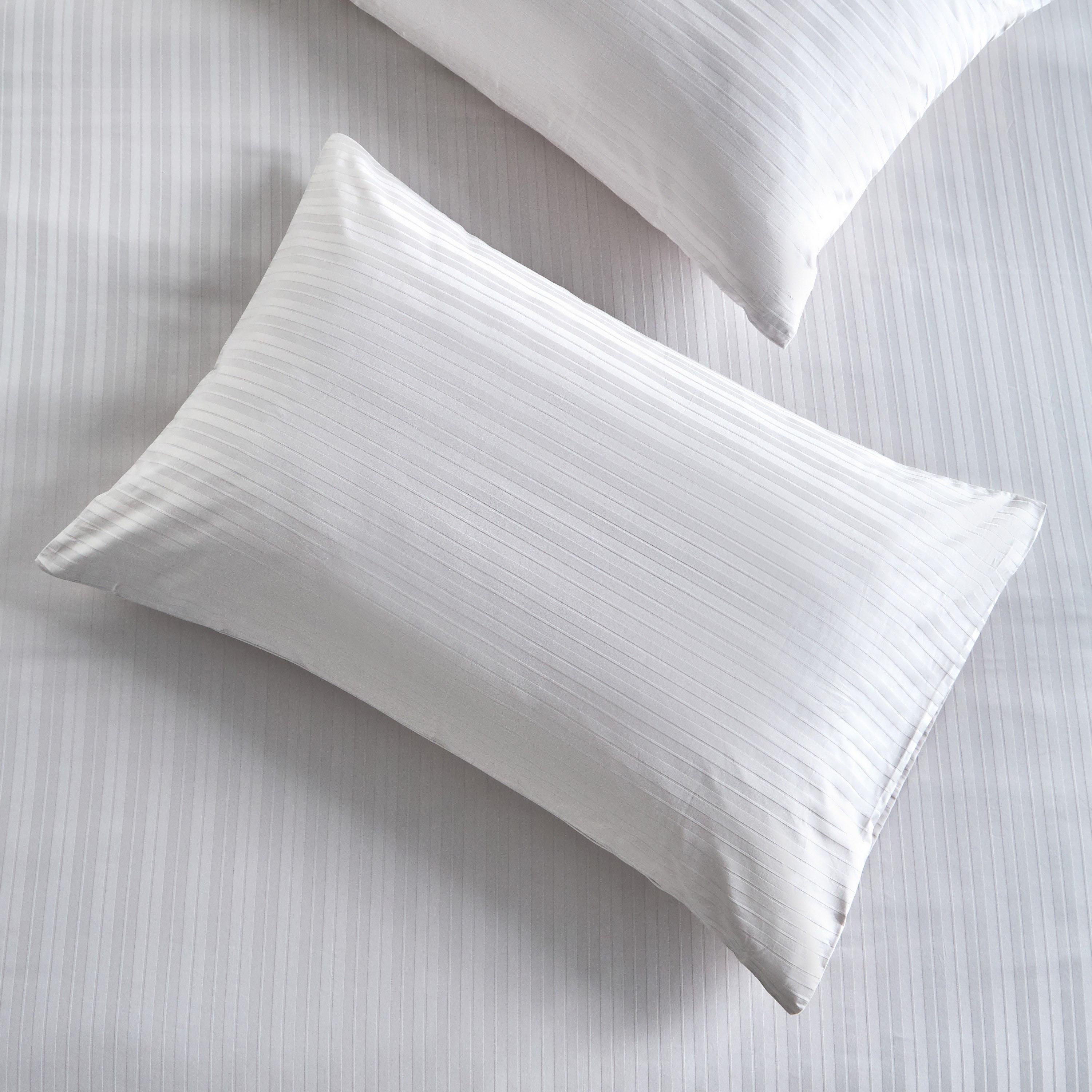Elara Cotton Sateen 300 TC 3-Piece Super King Duvet Cover Set - 260x220 cm-household-bedding-duvetandcovers-duvetcovers-image-4