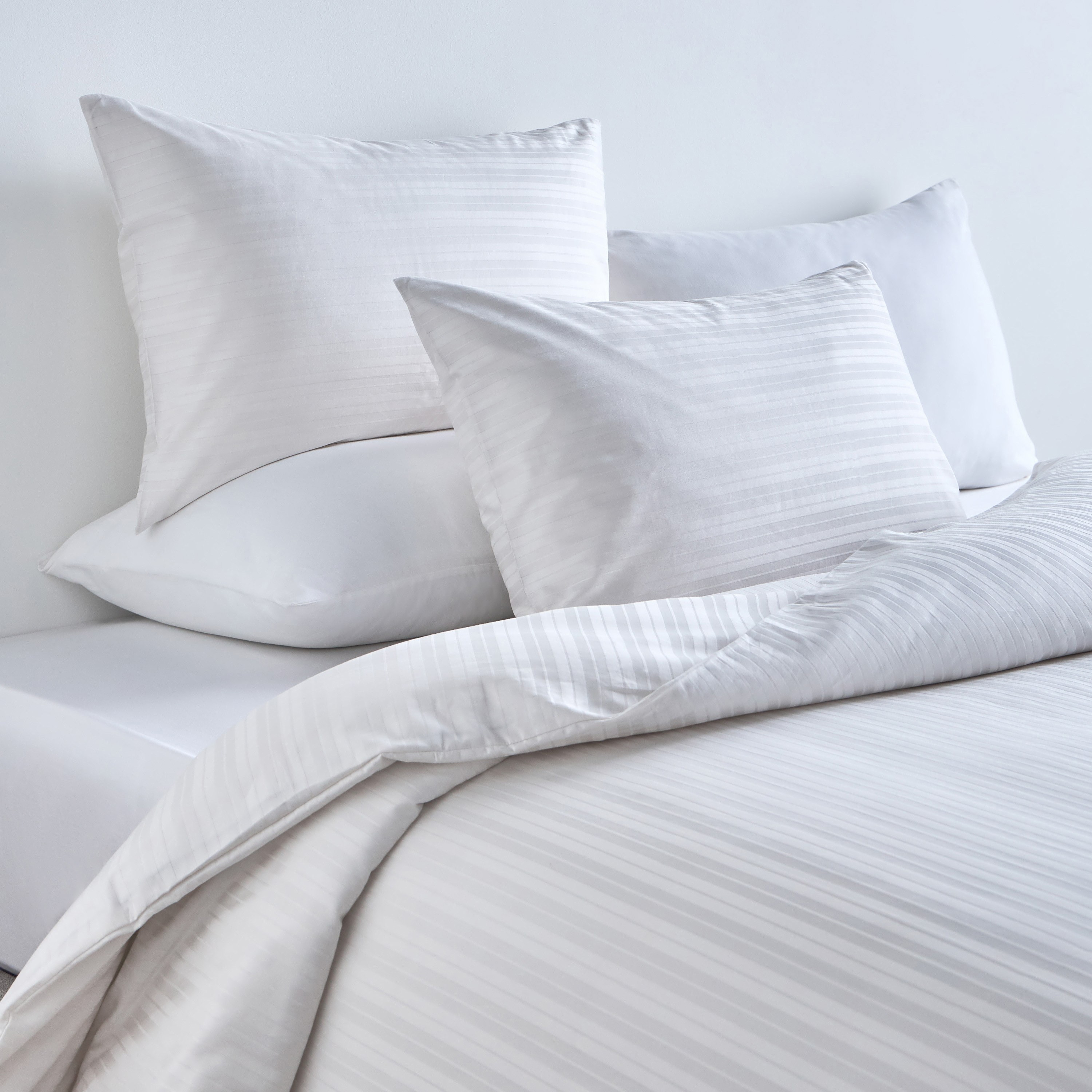 Elara Cotton Sateen 300 TC 3-Piece Super King Duvet Cover Set - 260x220 cm-household-bedding-duvetandcovers-duvetcovers-image-1