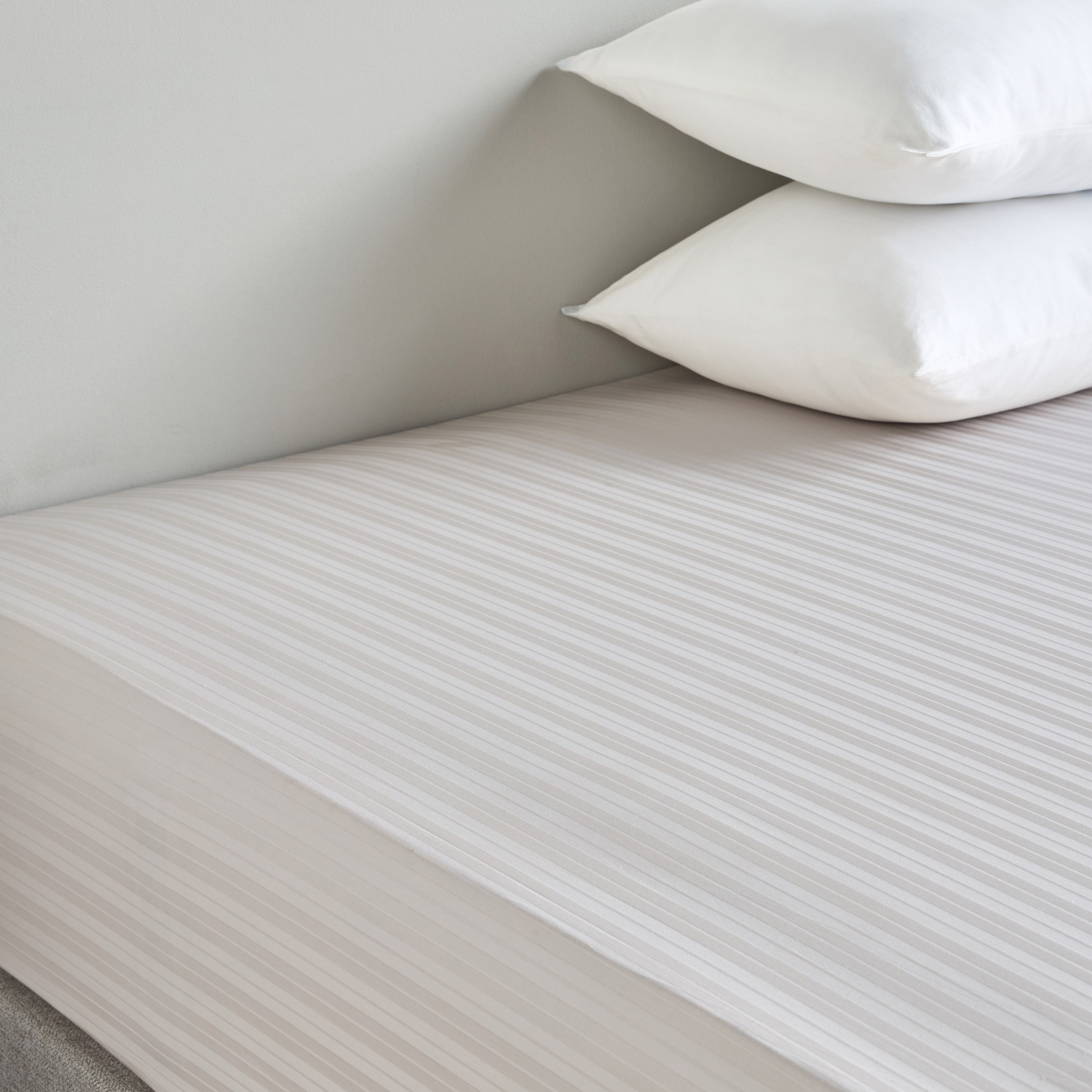 Elara Cotton Sateen King Fitted Sheet  - 180x205 cm-household-bedding-sheetsandpillowcases-fittedsheets-image-3