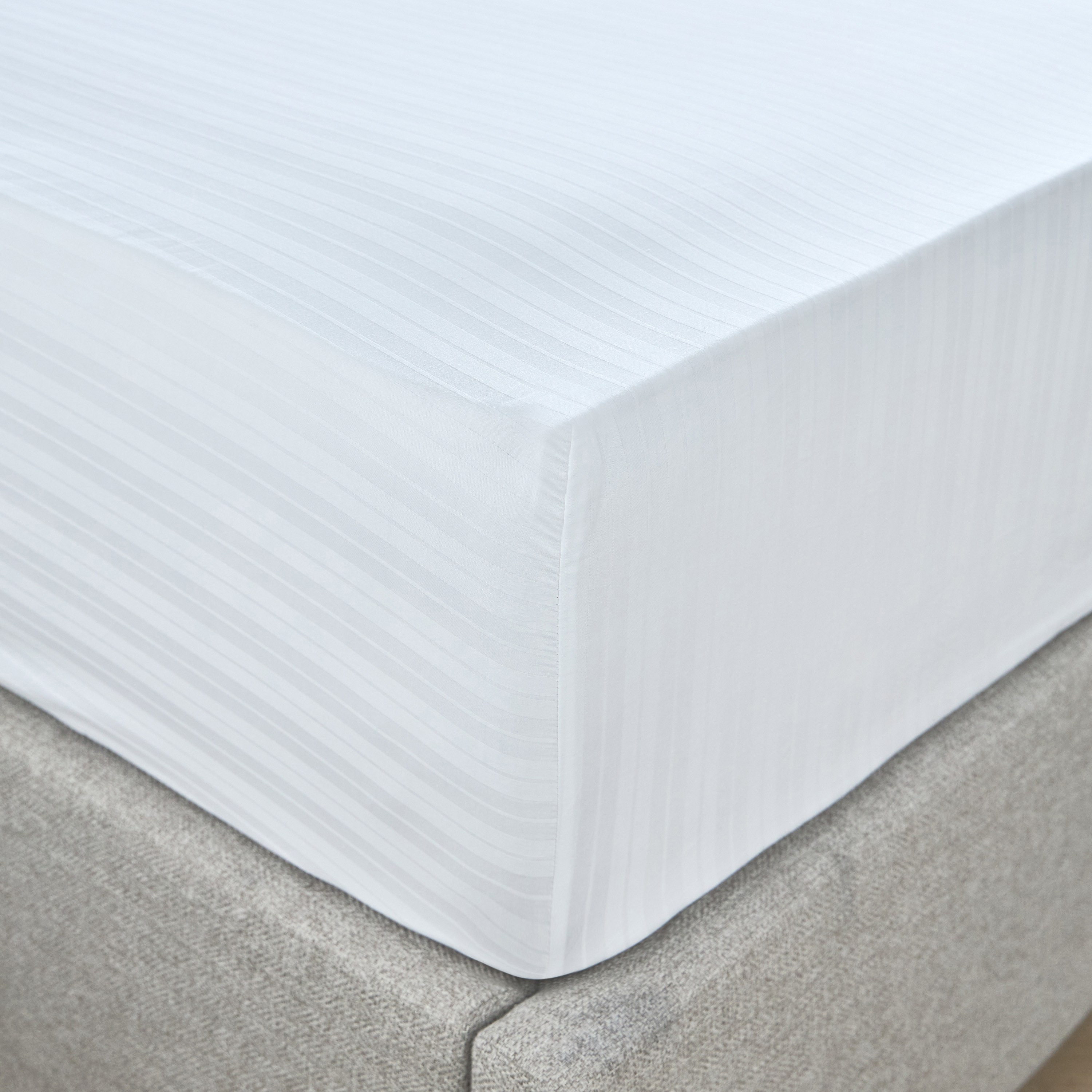 Elara Cotton Sateen King Fitted Sheet  - 180x205 cm-household-bedding-sheetsandpillowcases-fittedsheets-image-1