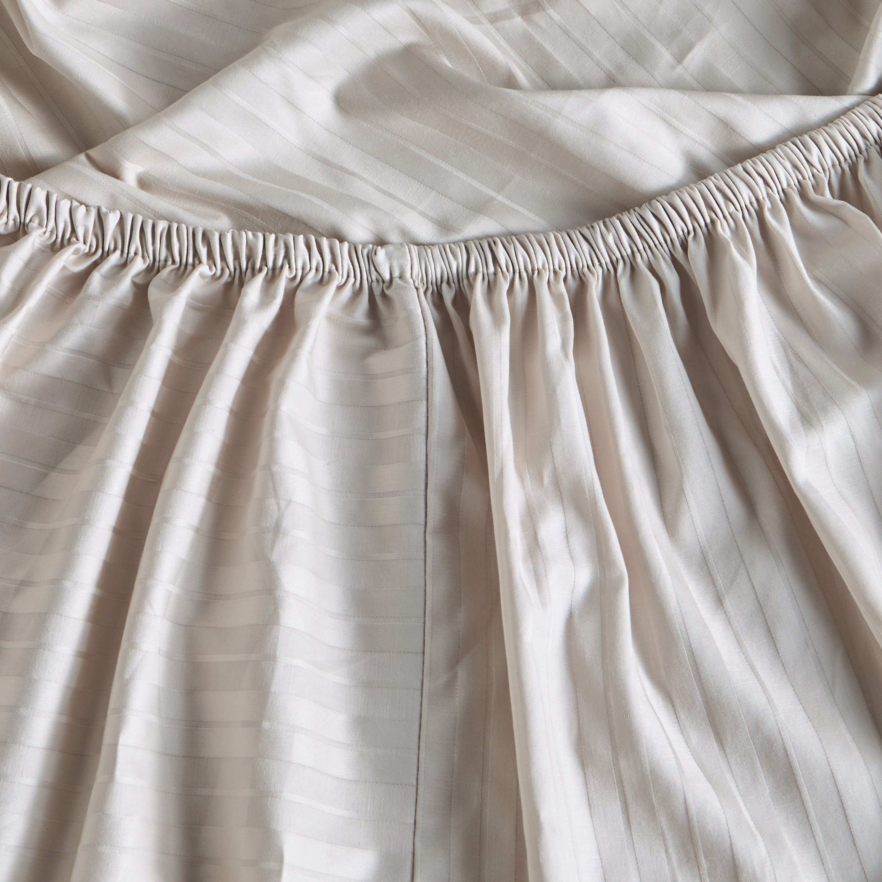 Elara Cotton Sateen 300 Thread Count Queen Fitted Sheet - 160x200 cm-household-bedding-sheetsandpillowcases-fittedsheets-image-2