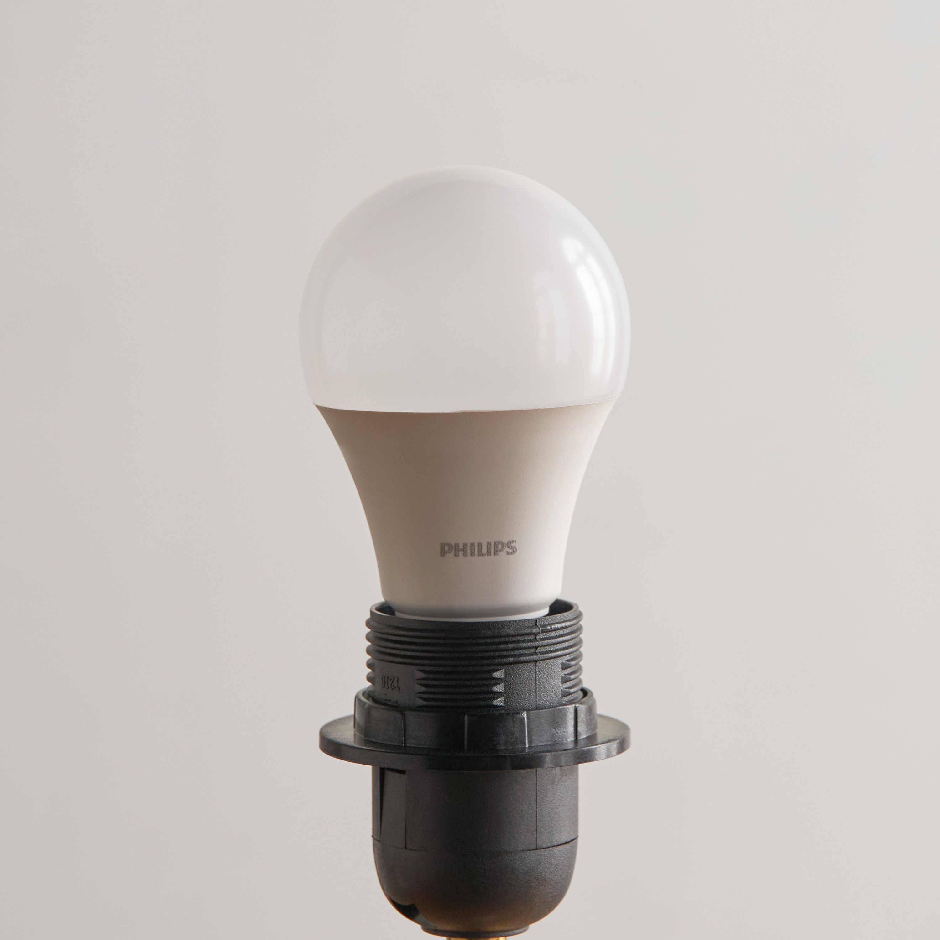 Philips A60 LED Bulb - E27 9 W 950 Lumen Cool Daylight-household-lighting-bulbsandbatteries-bulbs-image-2