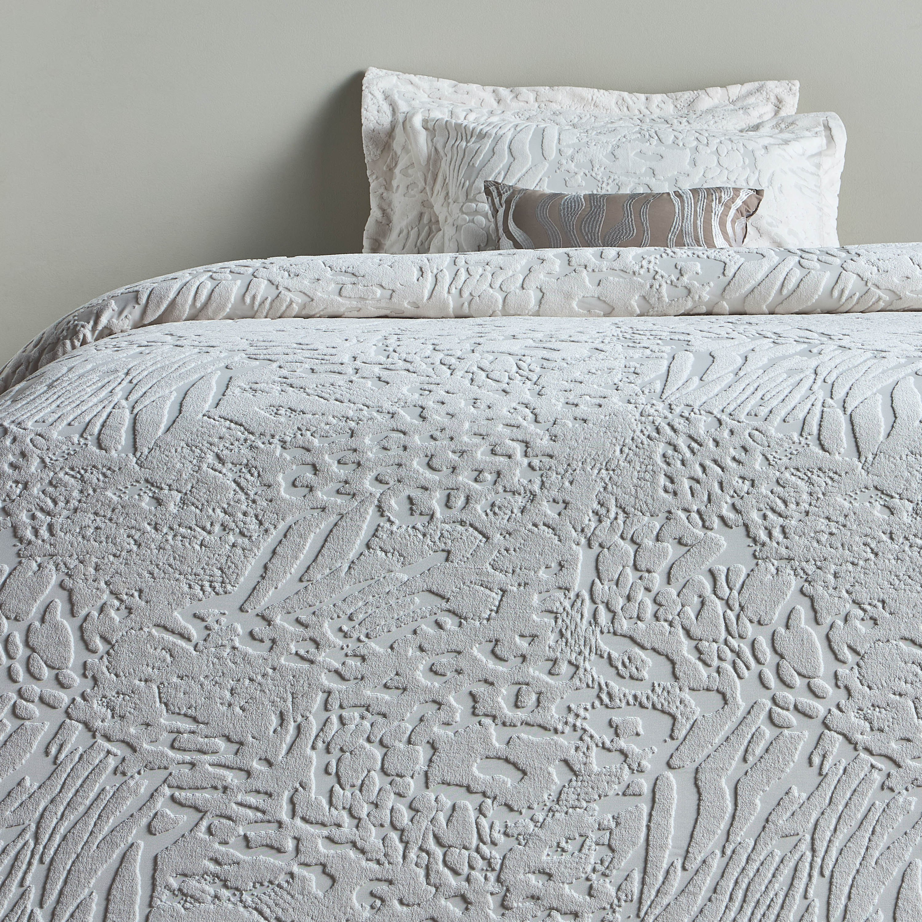 Coleen 4-Piece Super King Comforter Set - 240x260 cm-household-bedding-comfortersandbedspreads-comforters-image-2