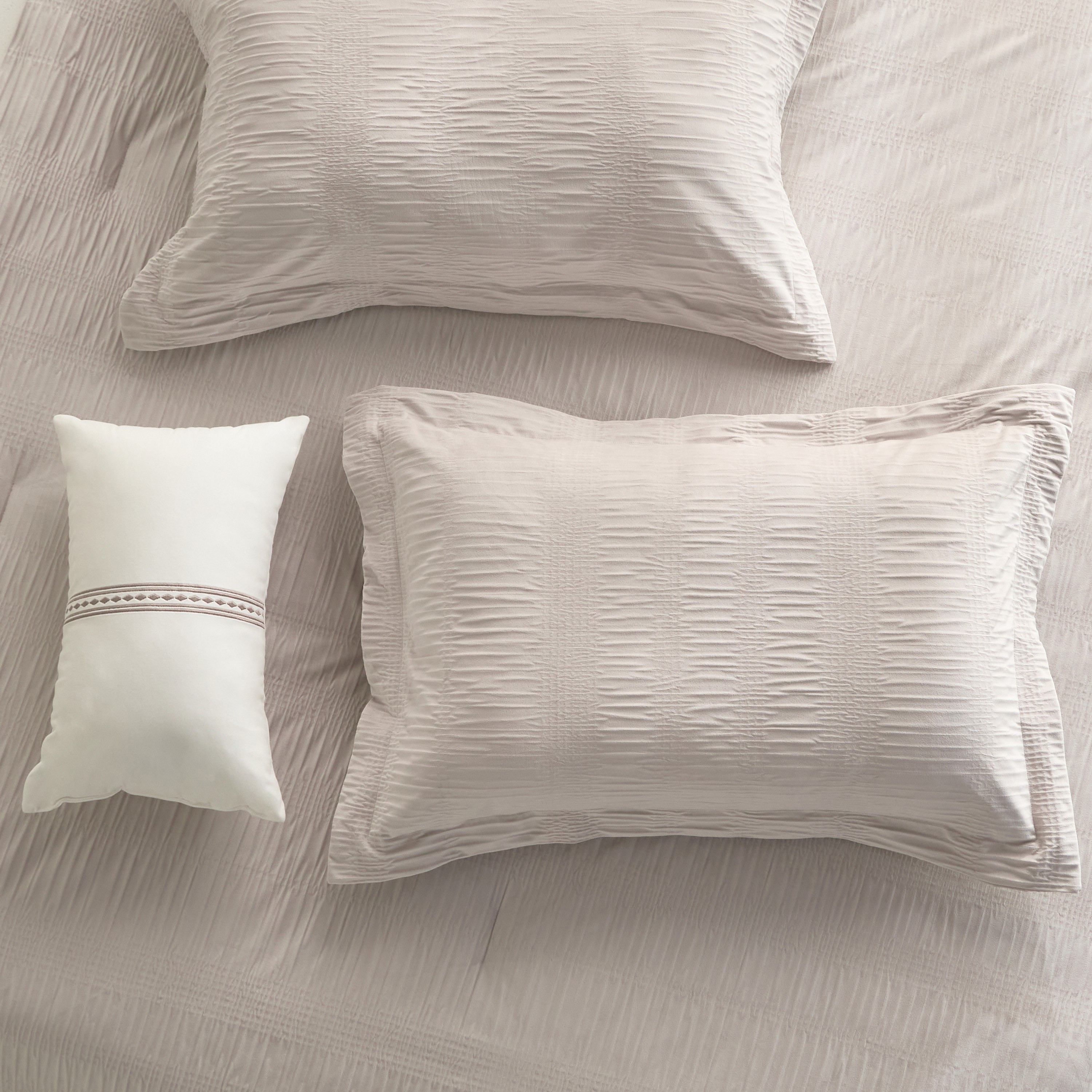 Maryel Wrinkled Velvet 4-Piece Super King Comforter Set - 240x260 cm-household-bedding-comfortersandbedspreads-comforters-image-3