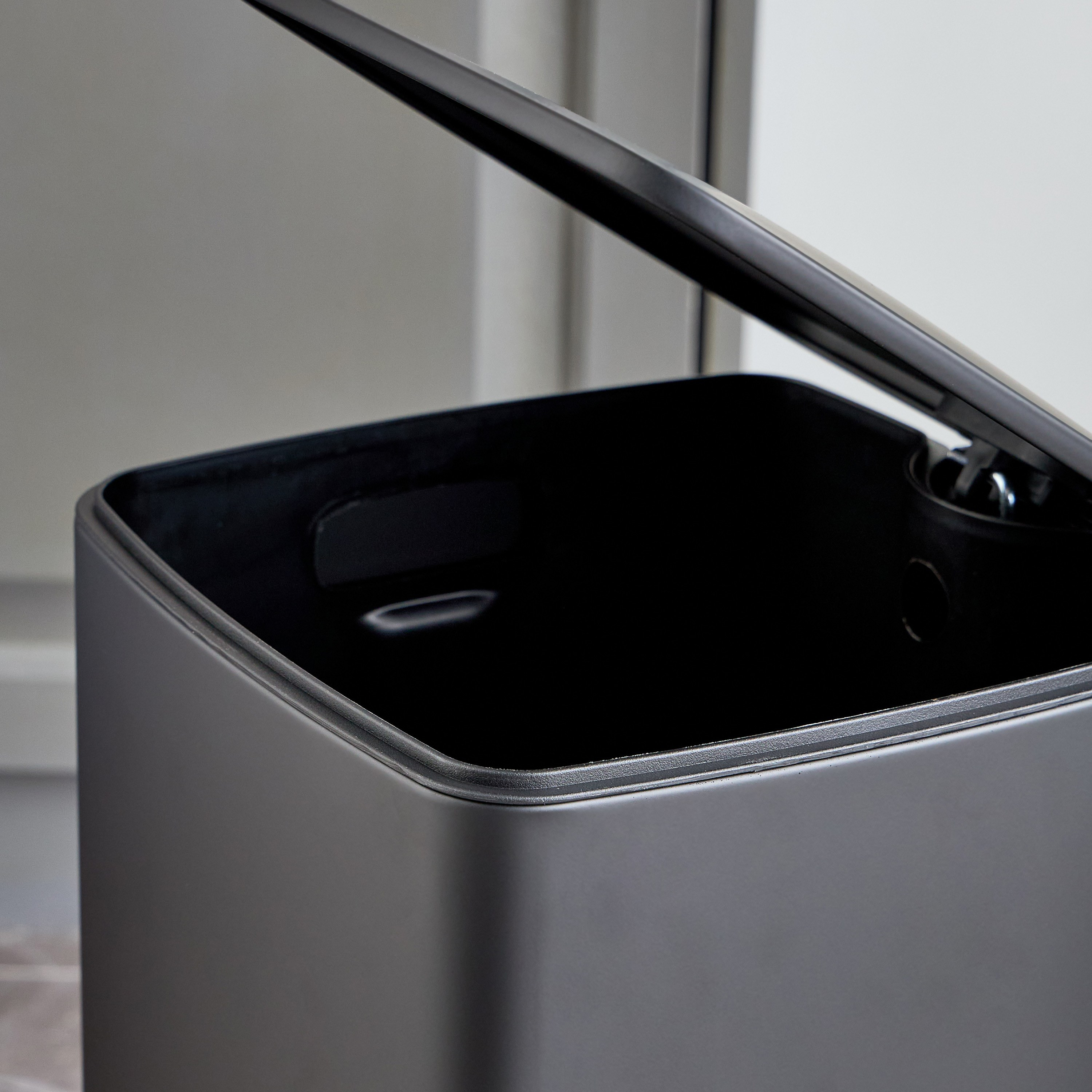 Arlo Pedal Waste Bin - 30 L-household-bathandlaundry-wastebinsandaccessories-image-3