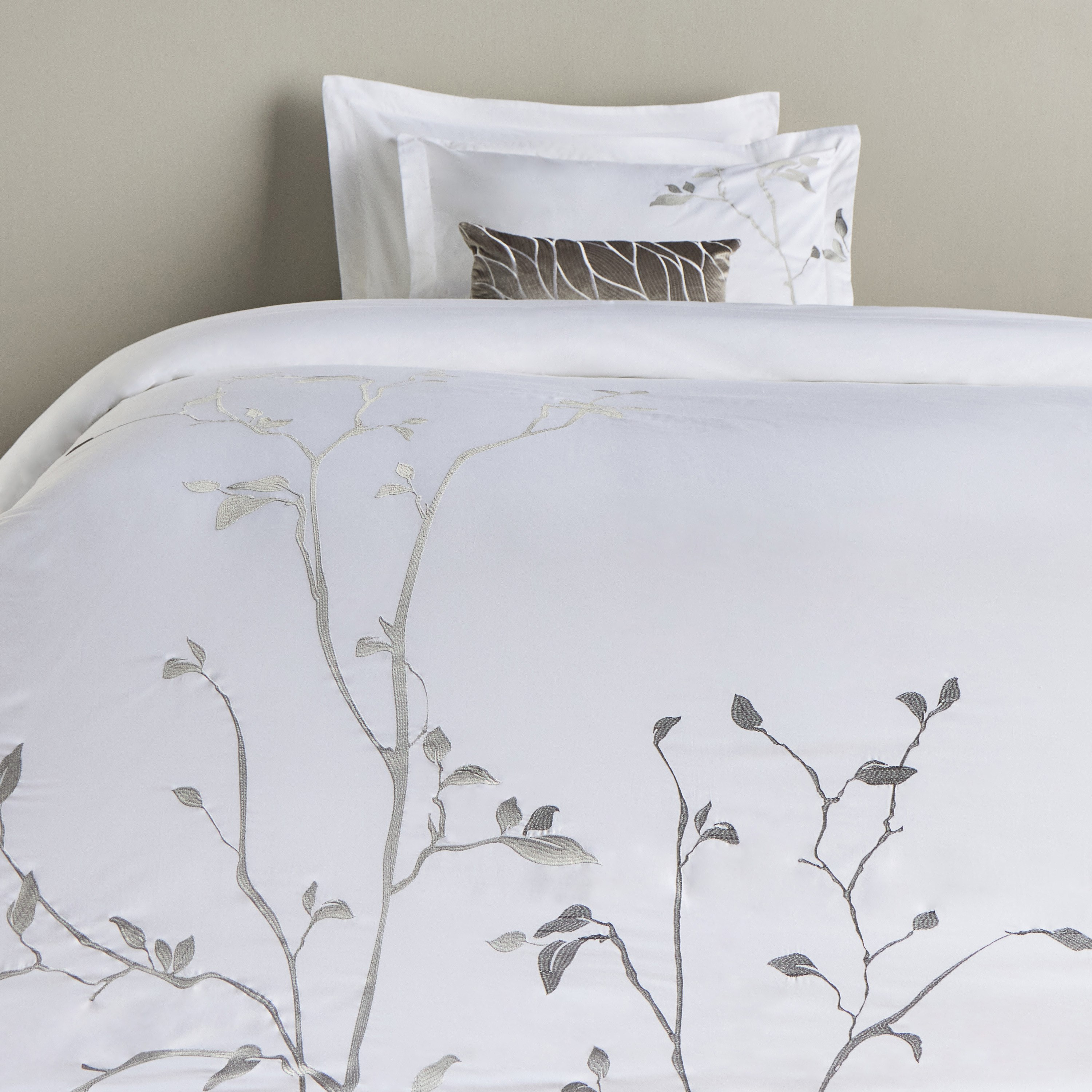 Frond Cotton Embroidered 300 Thread Count 4-Piece Super King Comforter Set - 240x260 cm-household-bedding-comfortersandbedspreads-comforters-image-2
