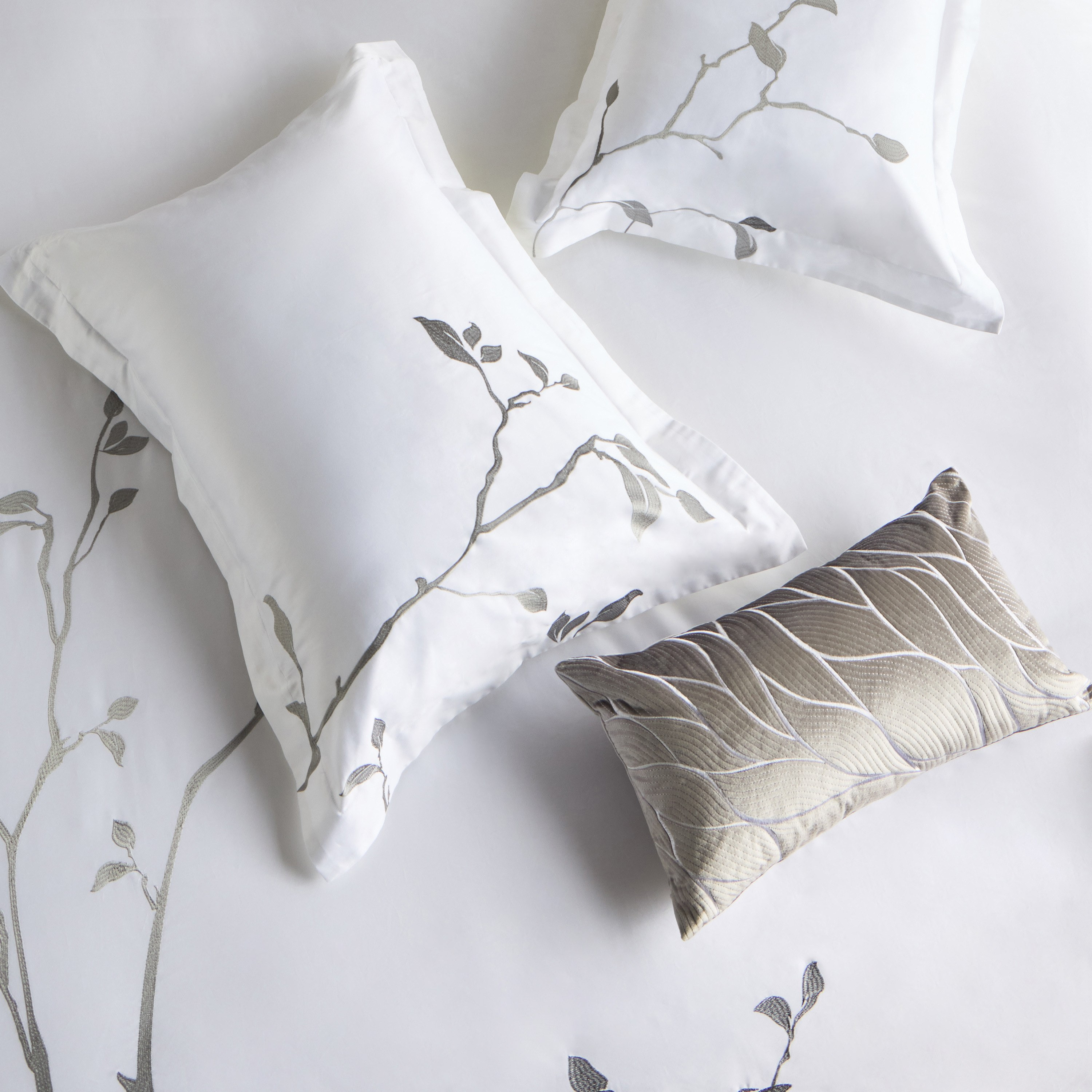 Frond Cotton Embroidered 300 Thread Count 4-Piece Super King Comforter Set - 240x260 cm-household-bedding-comfortersandbedspreads-comforters-image-4