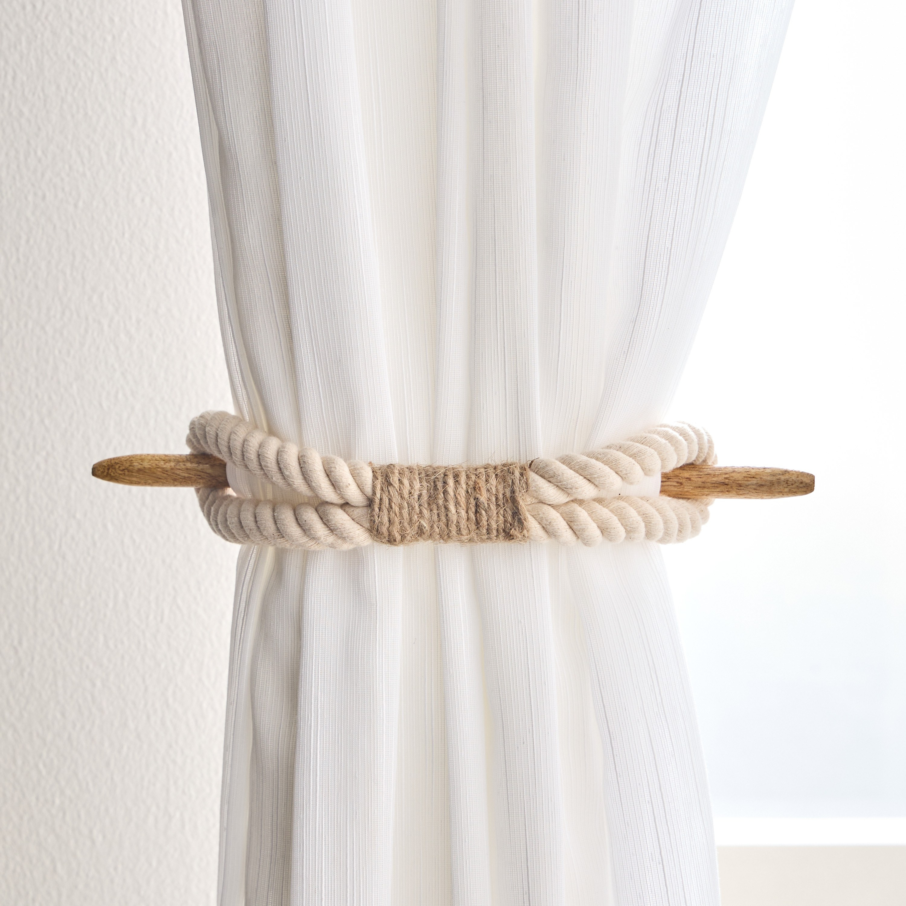 Elsa Curtain Tieback