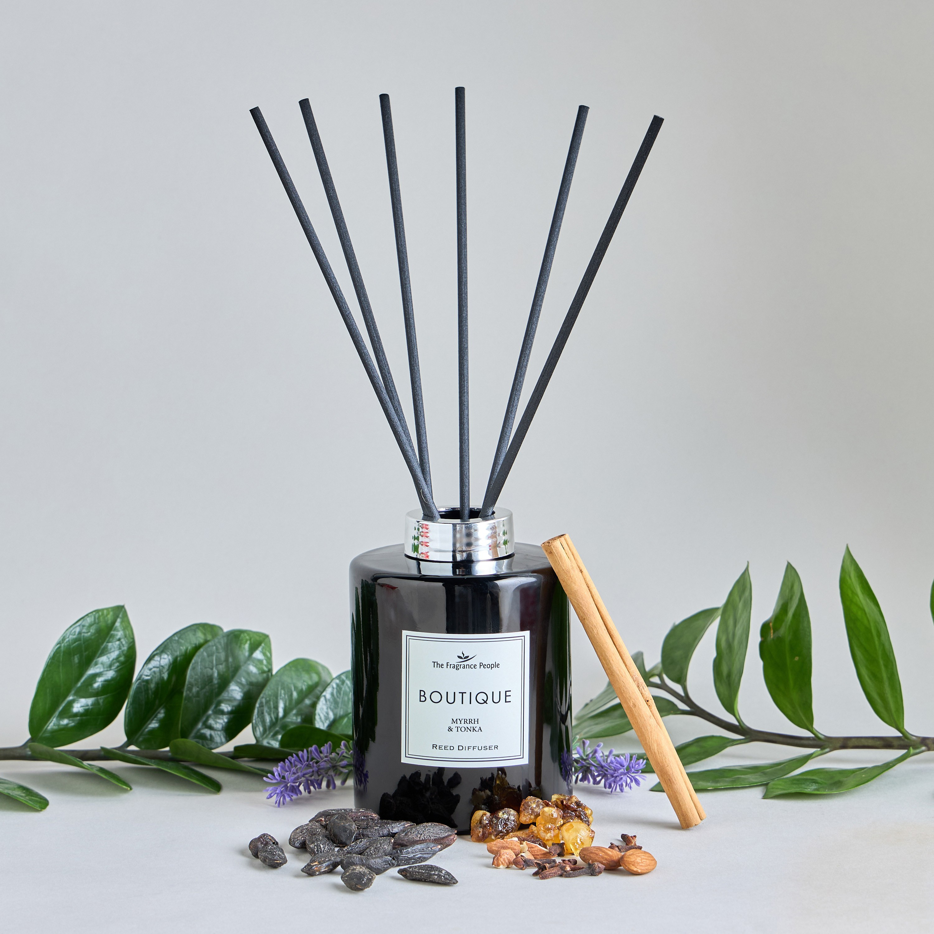 Boutique Black Myrrh and Tonka Reed Diffuser - 500 ml-household-homefragrance-reeddiffusers-image-1