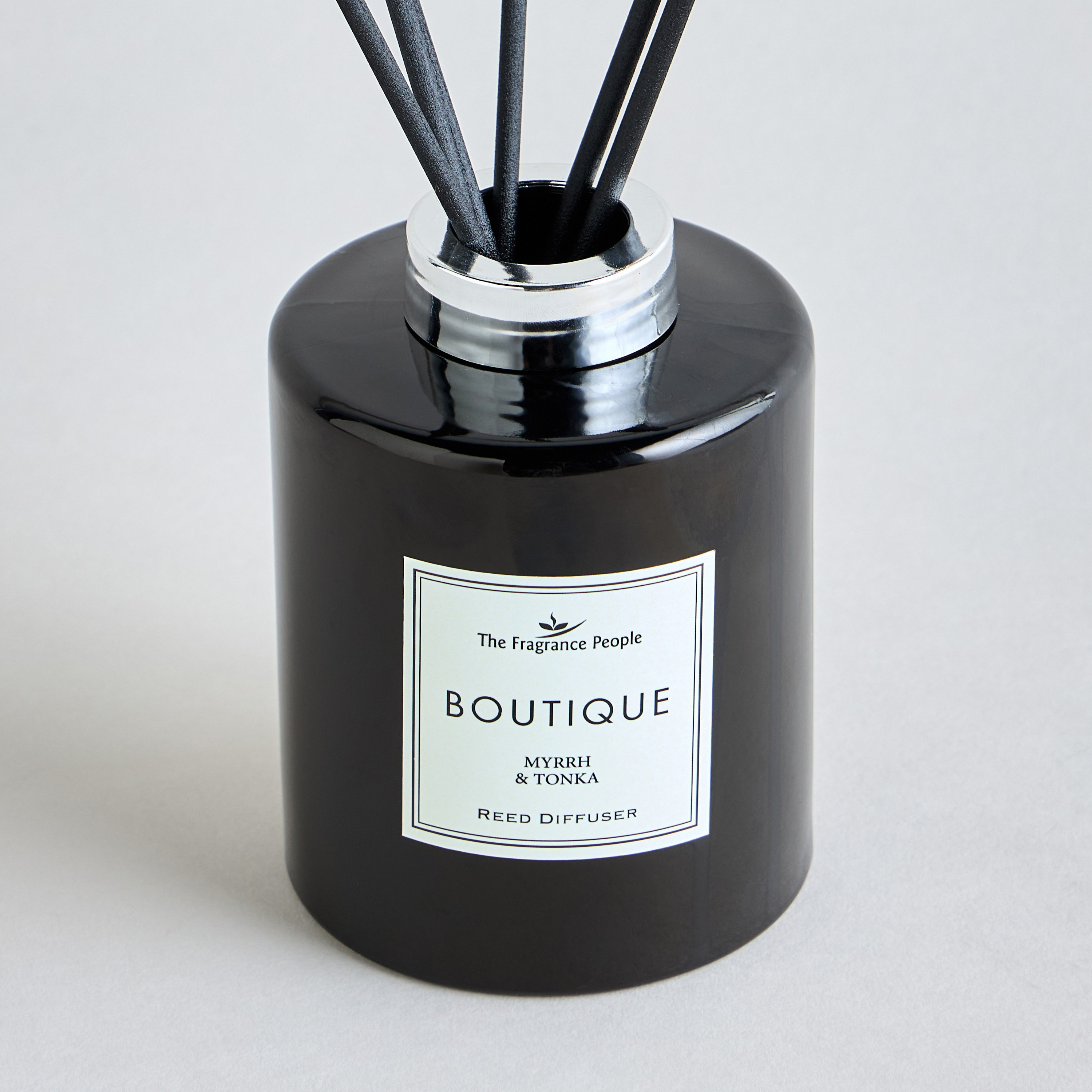 Boutique Black Myrrh and Tonka Reed Diffuser - 500 ml-household-homefragrance-reeddiffusers-image-2