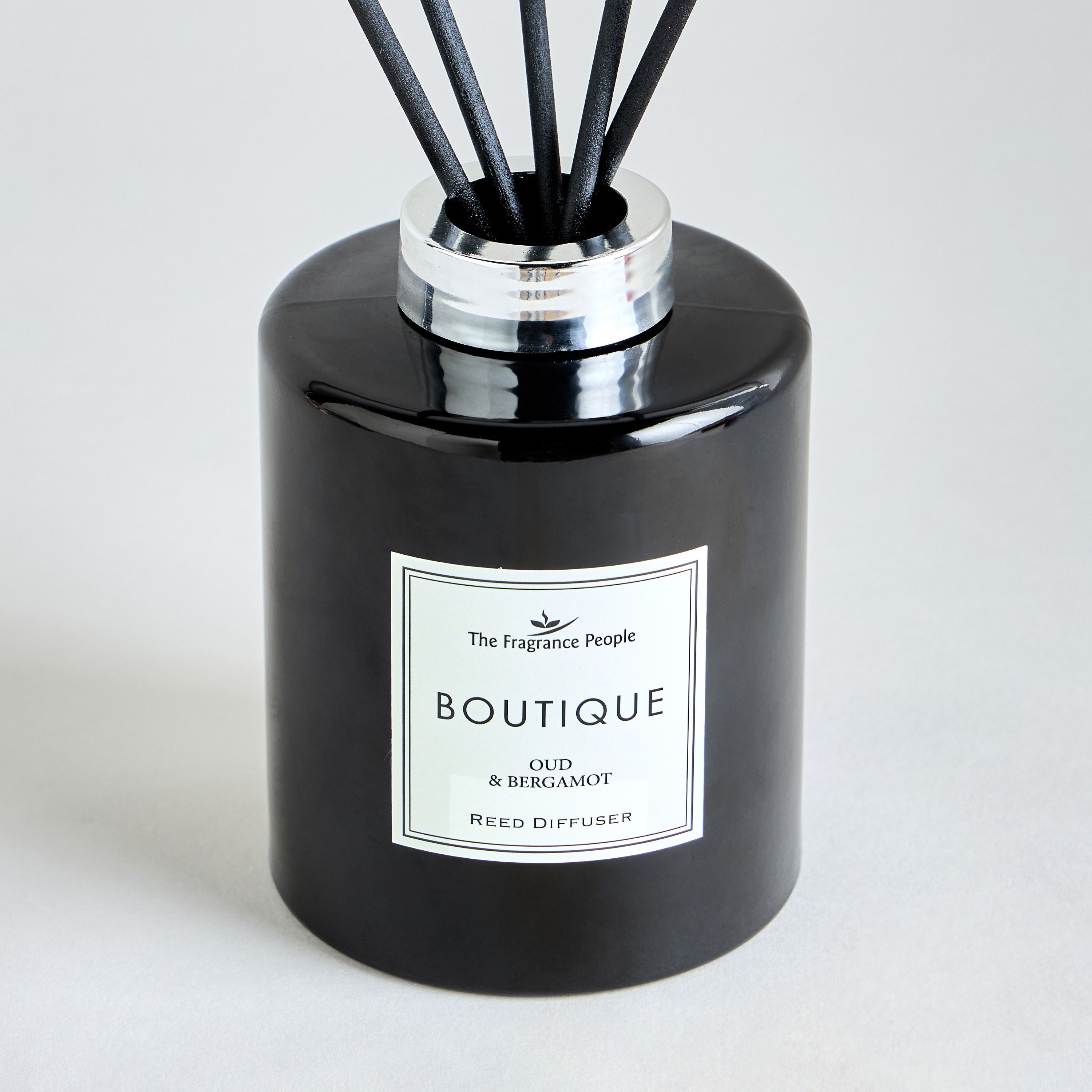 Boutique Black Oud and Bergamont Reed Diffuser - 500 ml-household-homefragrance-reeddiffusers-image-2