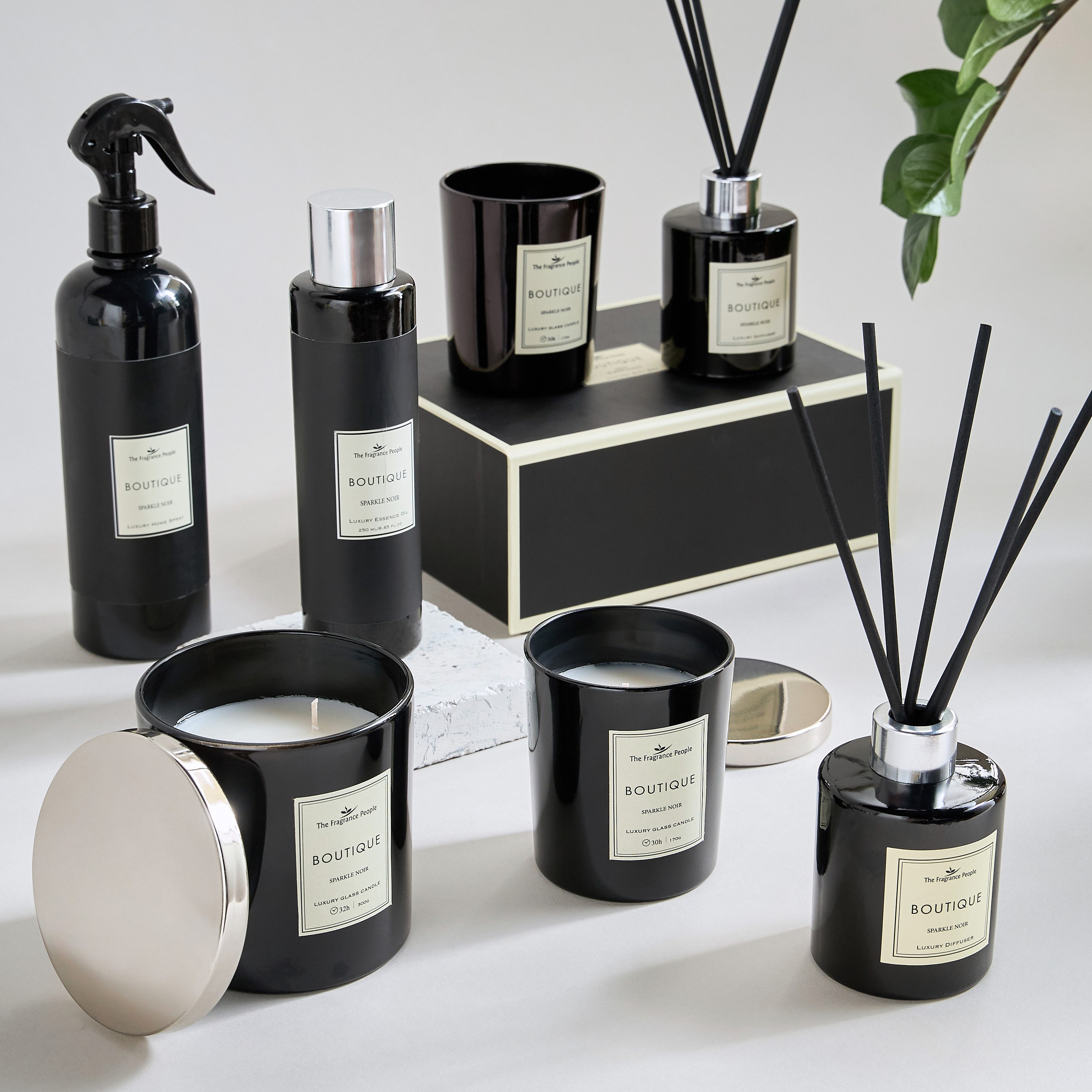 Boutique Sparkle Noir Reed Diffuser - 500 ml-household-homefragrance-reeddiffusers-image-4