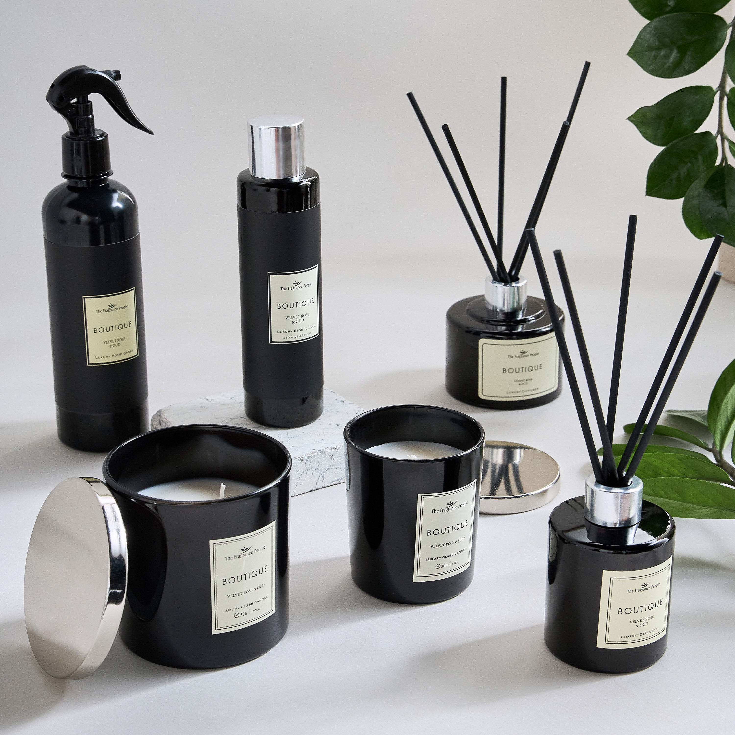 Boutique Velvet Rose and Oud Reed Diffuser - 500 ml-household-homefragrance-reeddiffusers-image-4