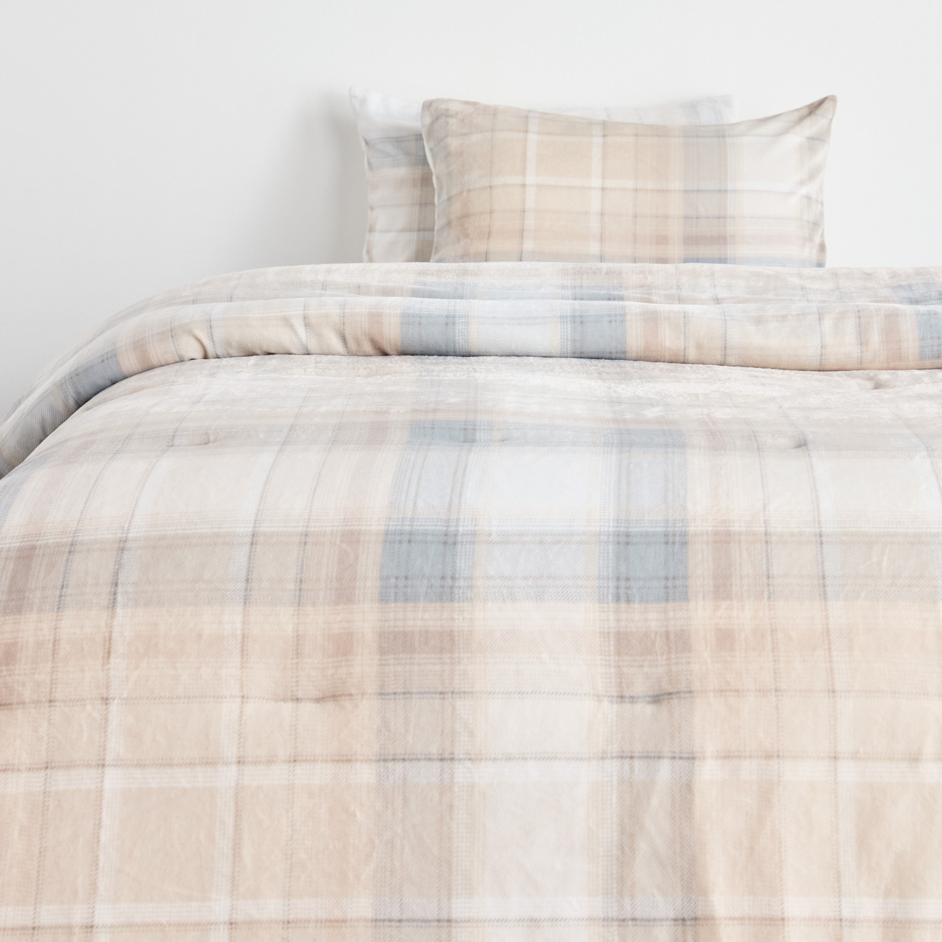 Nimbus 3-Piece Super King Comforter Set - 240x260 cm-household-bedding-comfortersandbedspreads-comforters-image-2