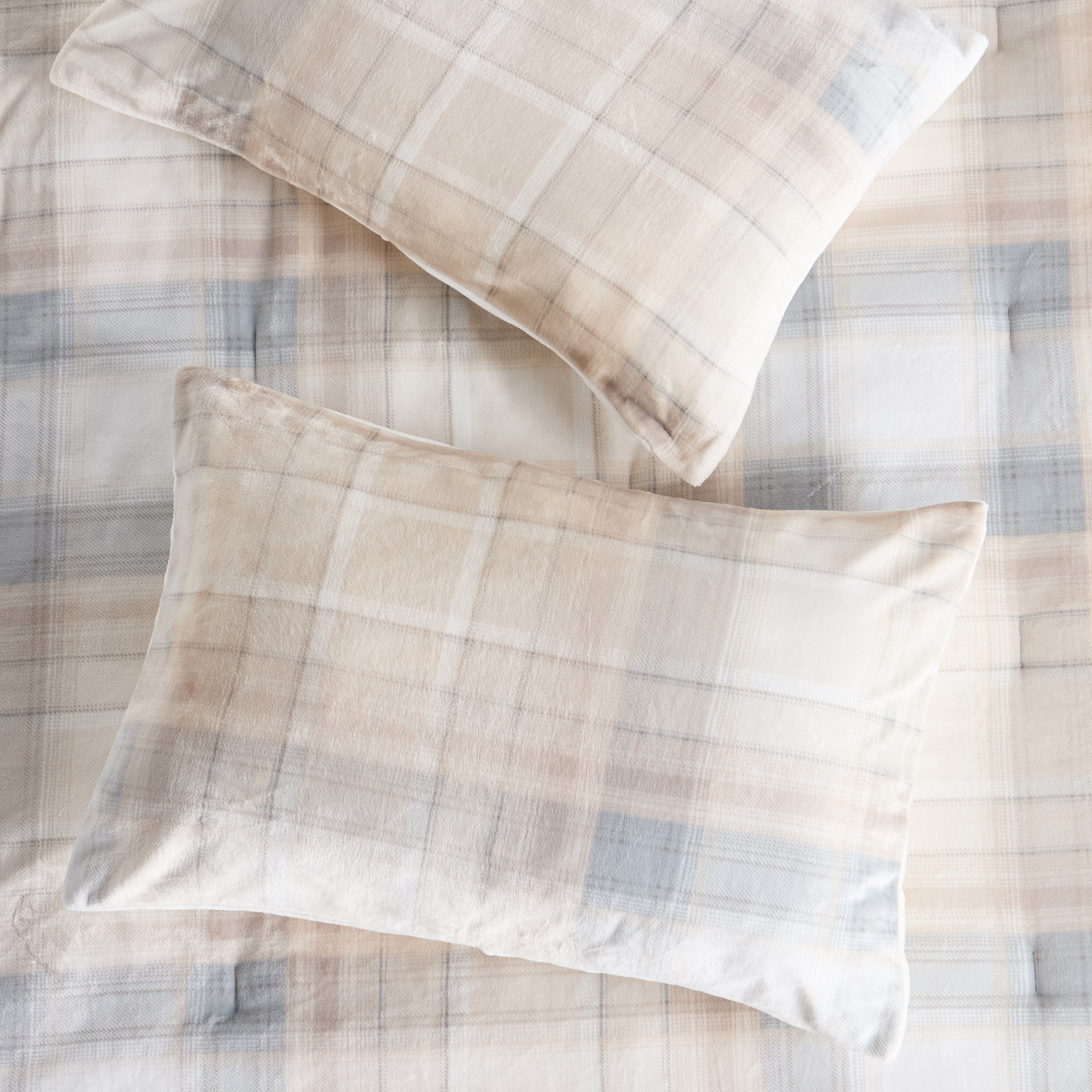 Nimbus 3-Piece Super King Comforter Set - 240x260 cm-household-bedding-comfortersandbedspreads-comforters-image-3