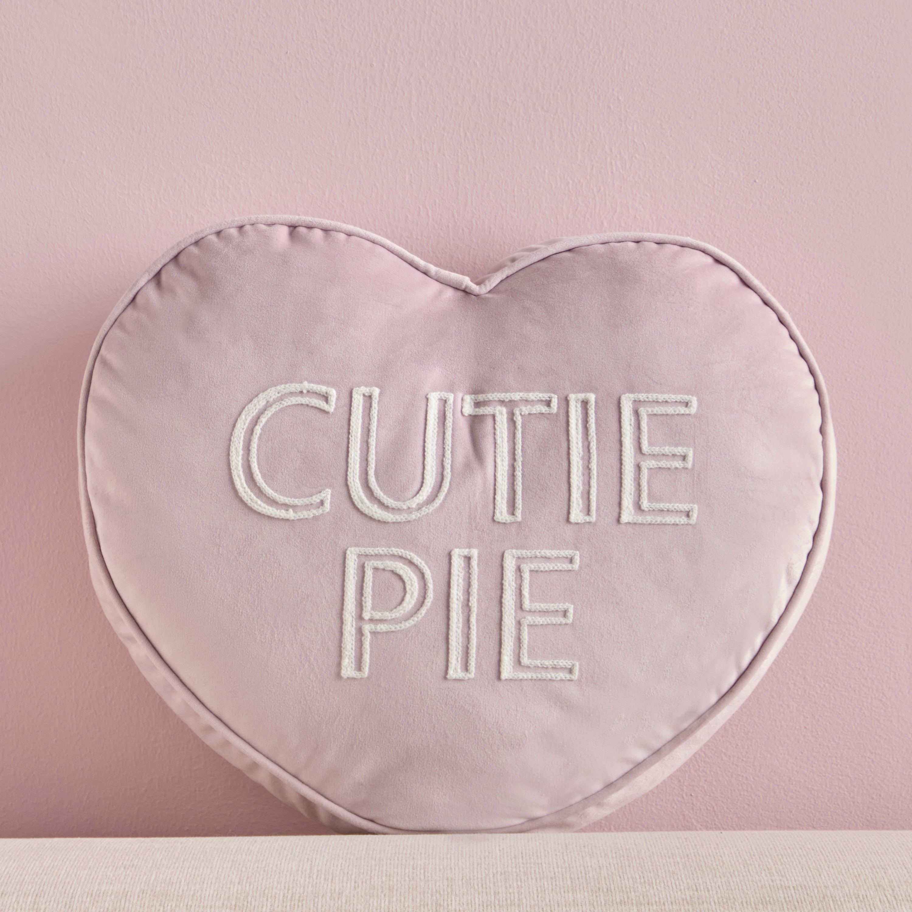 Cloe Heart Velvet Cushion - 36x40 cm