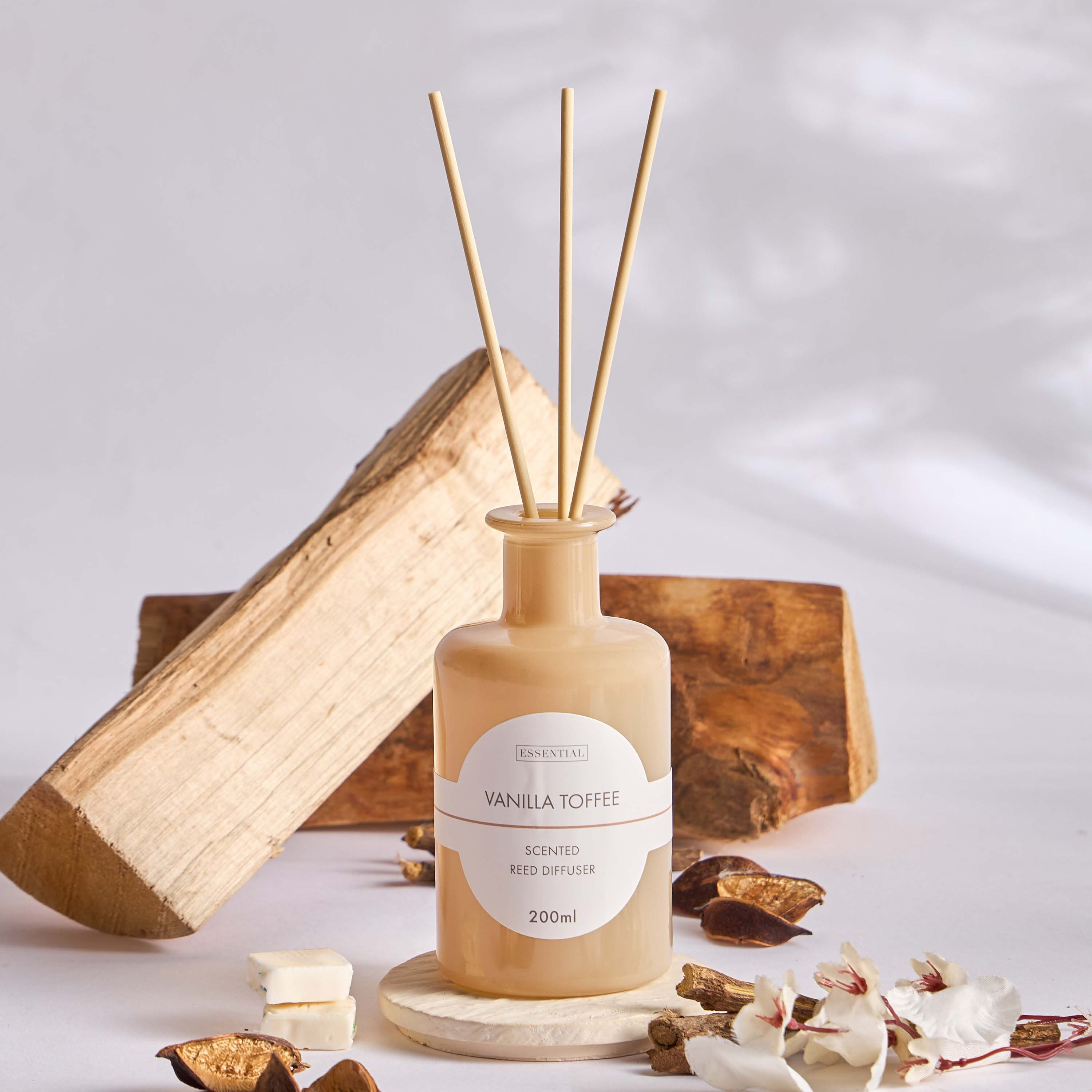 Essentials Vanilla Reed Diffuser - 200 ml-household-homefragrance-reeddiffusers-image-1