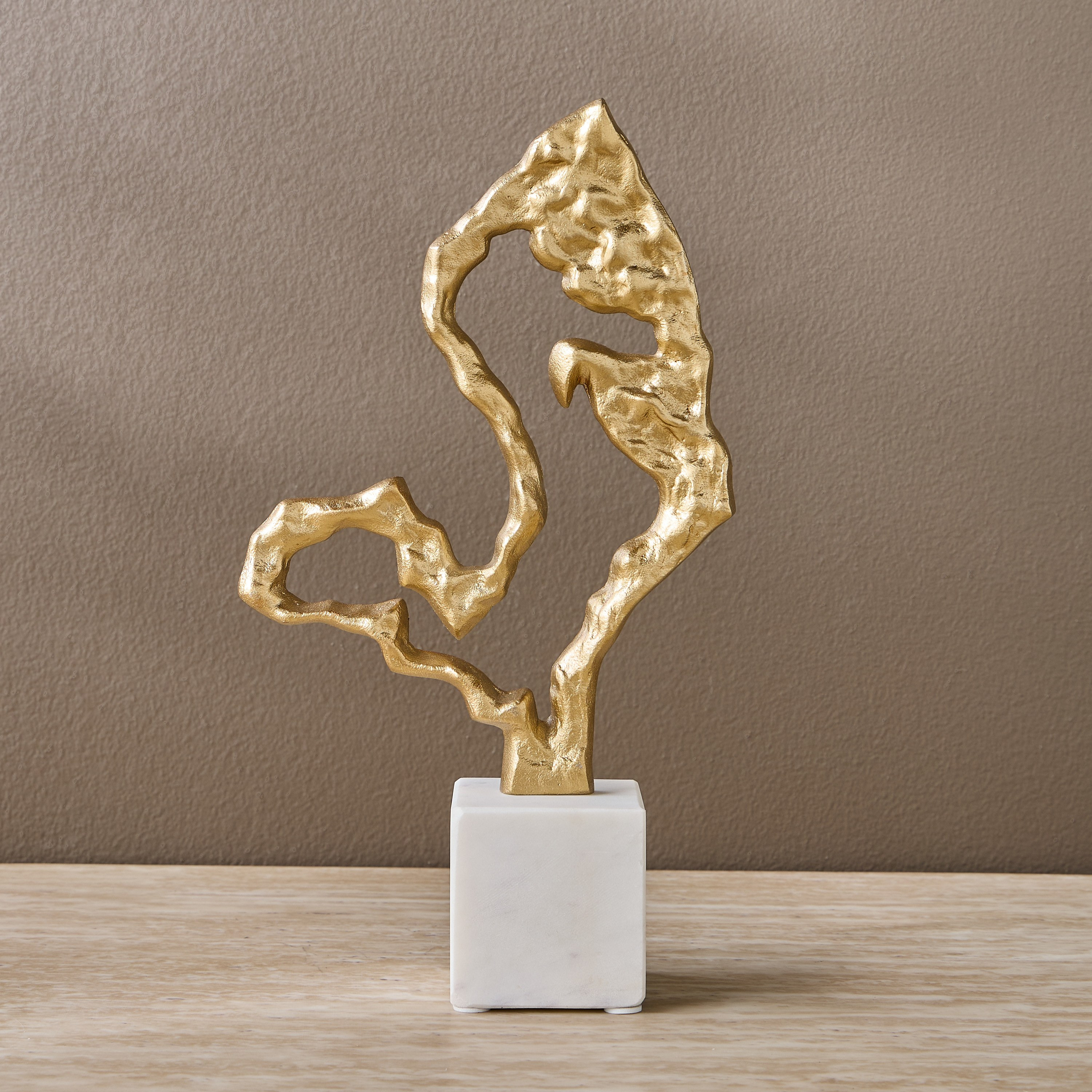 قطعة ديكور بتصميم تجريدي - تيفن-household-decor-decorativeobjectsandsculptures-image-1