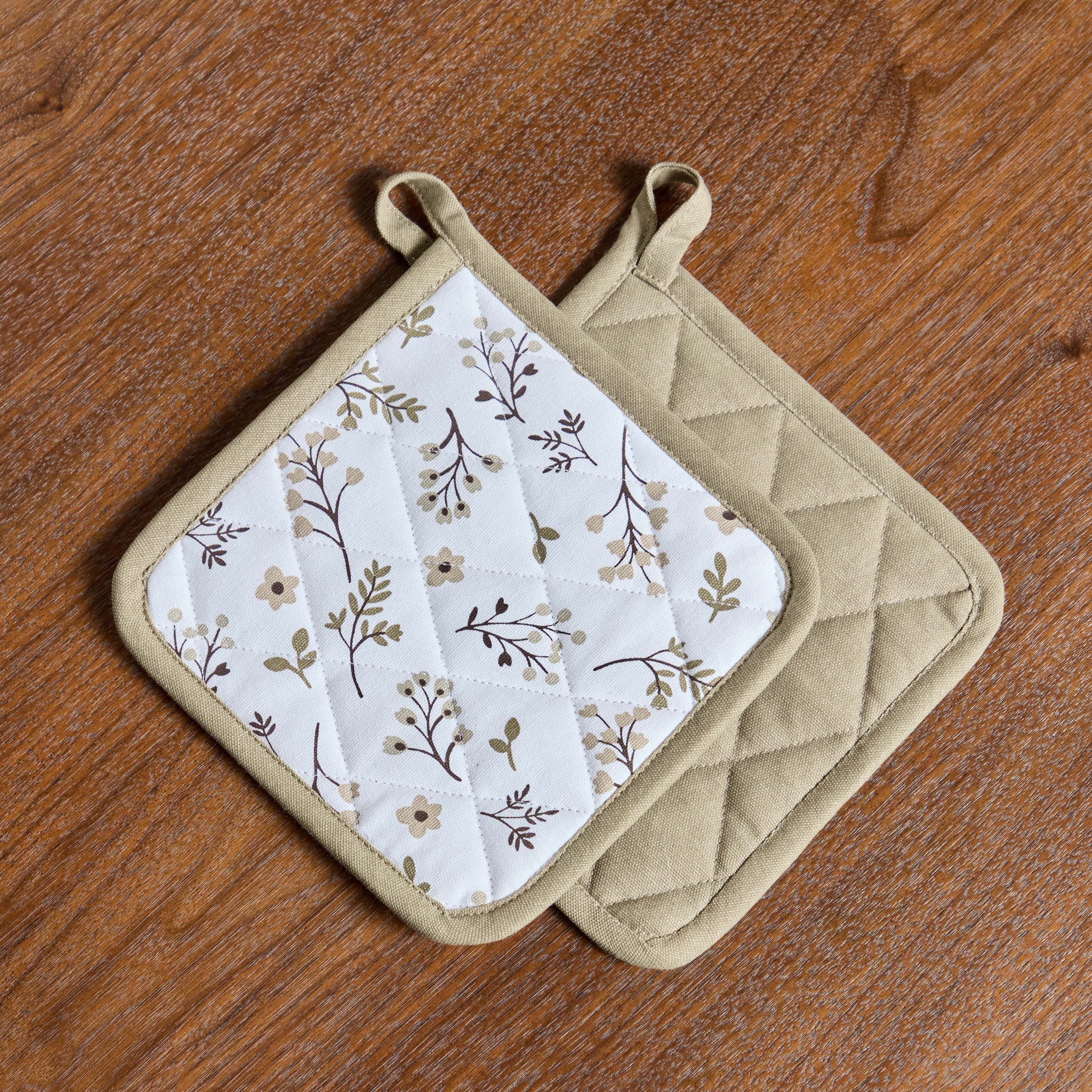 Kyrie Pot Holder - Set of 2-household-kitchen-kitchenlinen-apronsmittsandpotholders-image-1