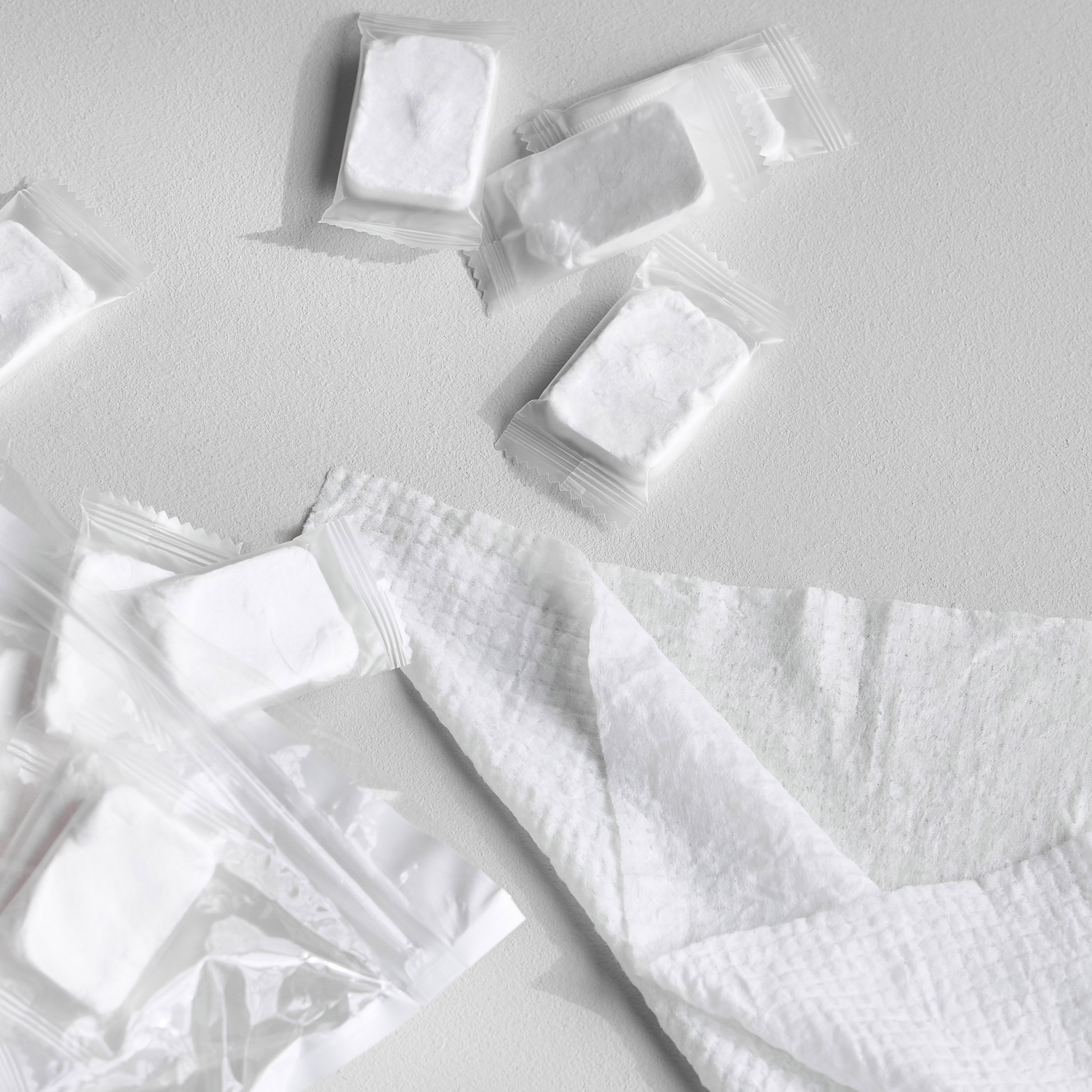 Pasific 100-Piece Compressed Hand Towel Set-household-generalaccessories-travel-image-2