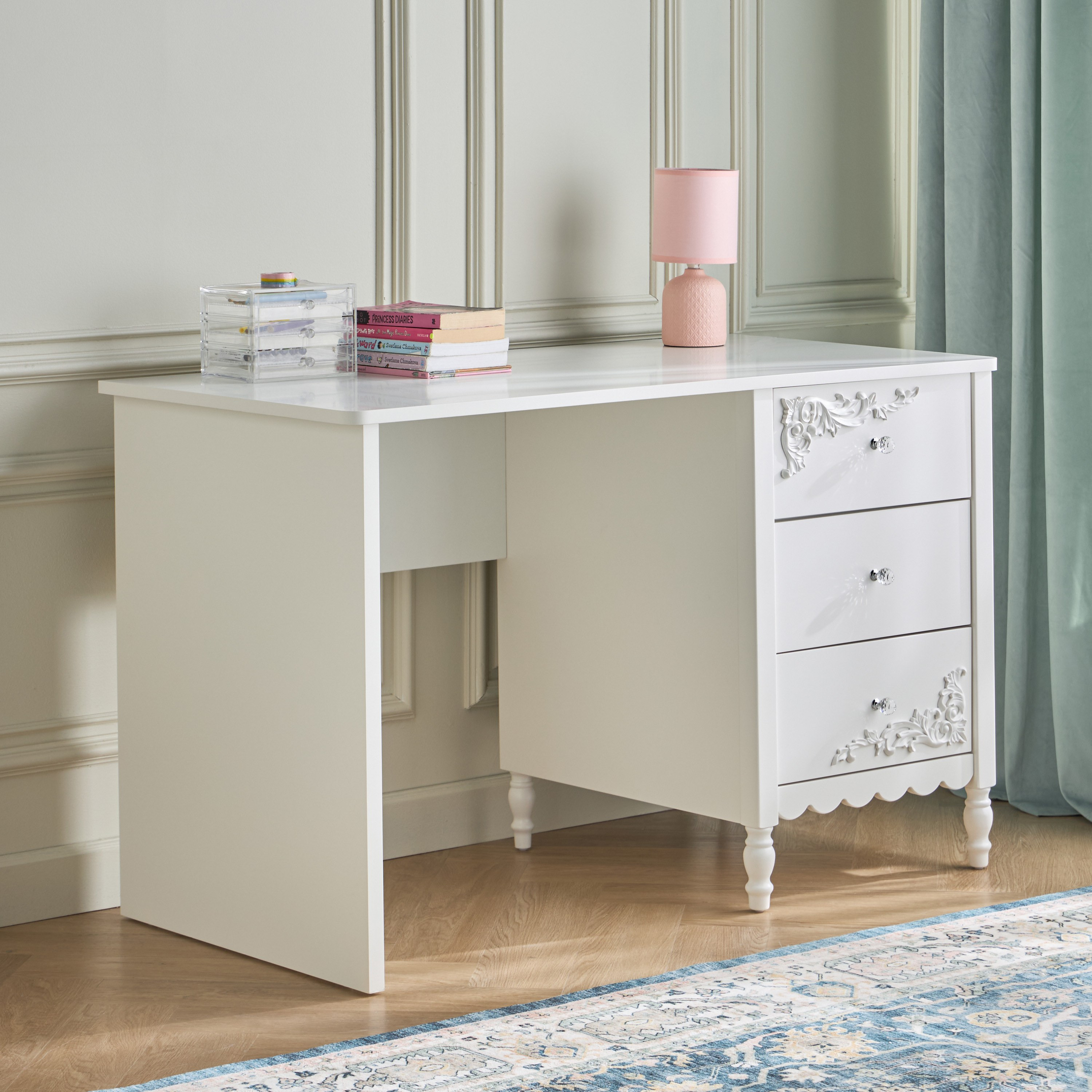 Valeri Study Desk