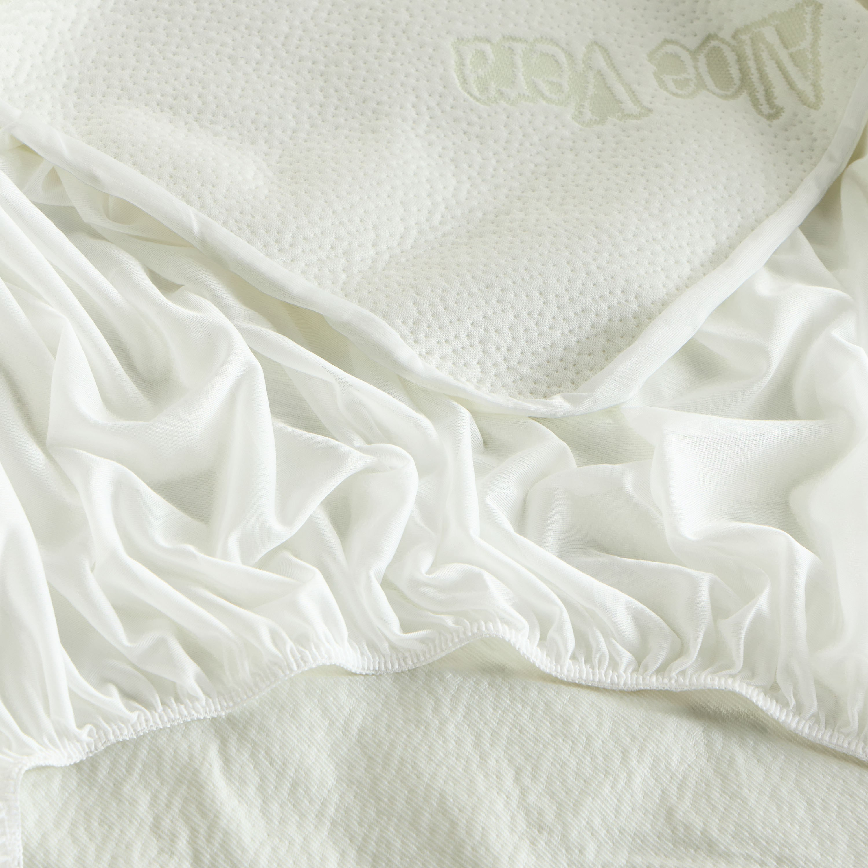 Healthguard Viscose Single Mattress Protector - 120x200 cm-household-bedding-mattresstoppersandprotectors-mattressprotectors-image-3