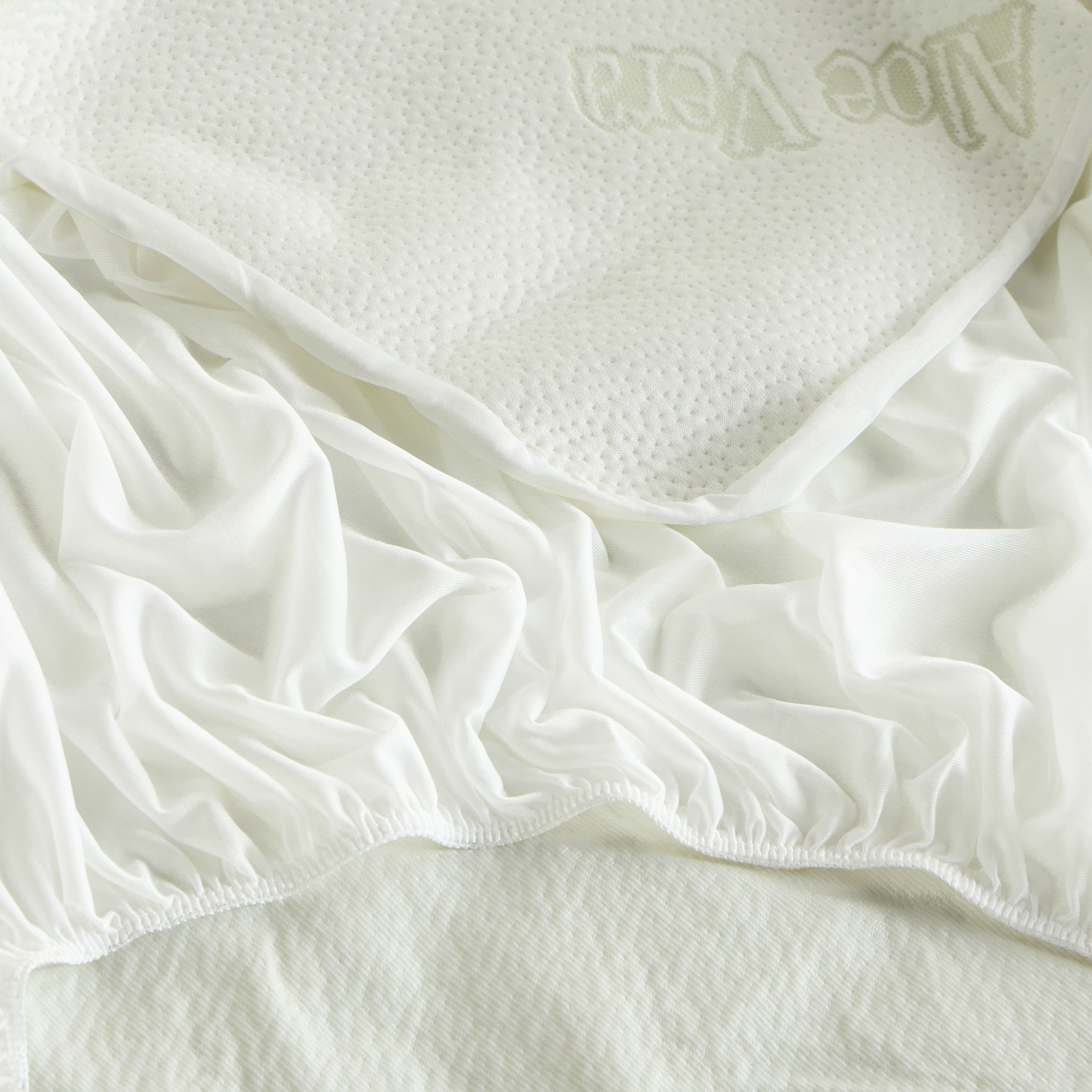 Healthguard Viscose Queen Mattress Protector - 160x200 cm-household-bedding-mattresstoppersandprotectors-mattressprotectors-image-3