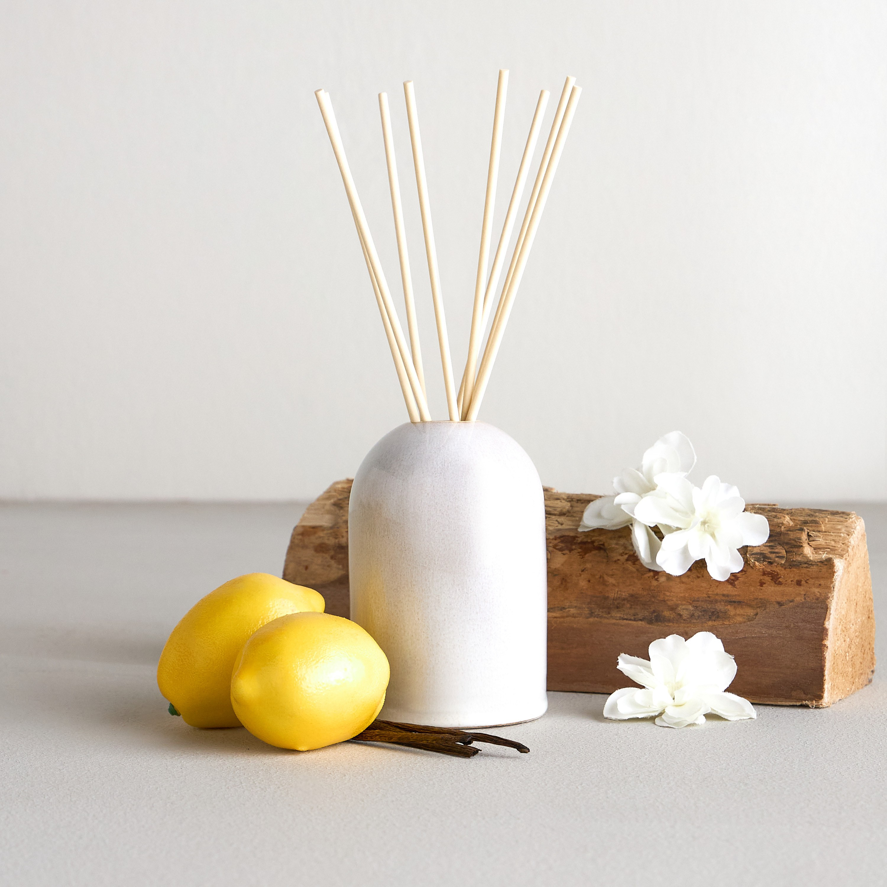 Cottage Cream Vanilla Bean and Musk Reed Diffuser - 200 ml-household-homefragrance-reeddiffusers-image-1