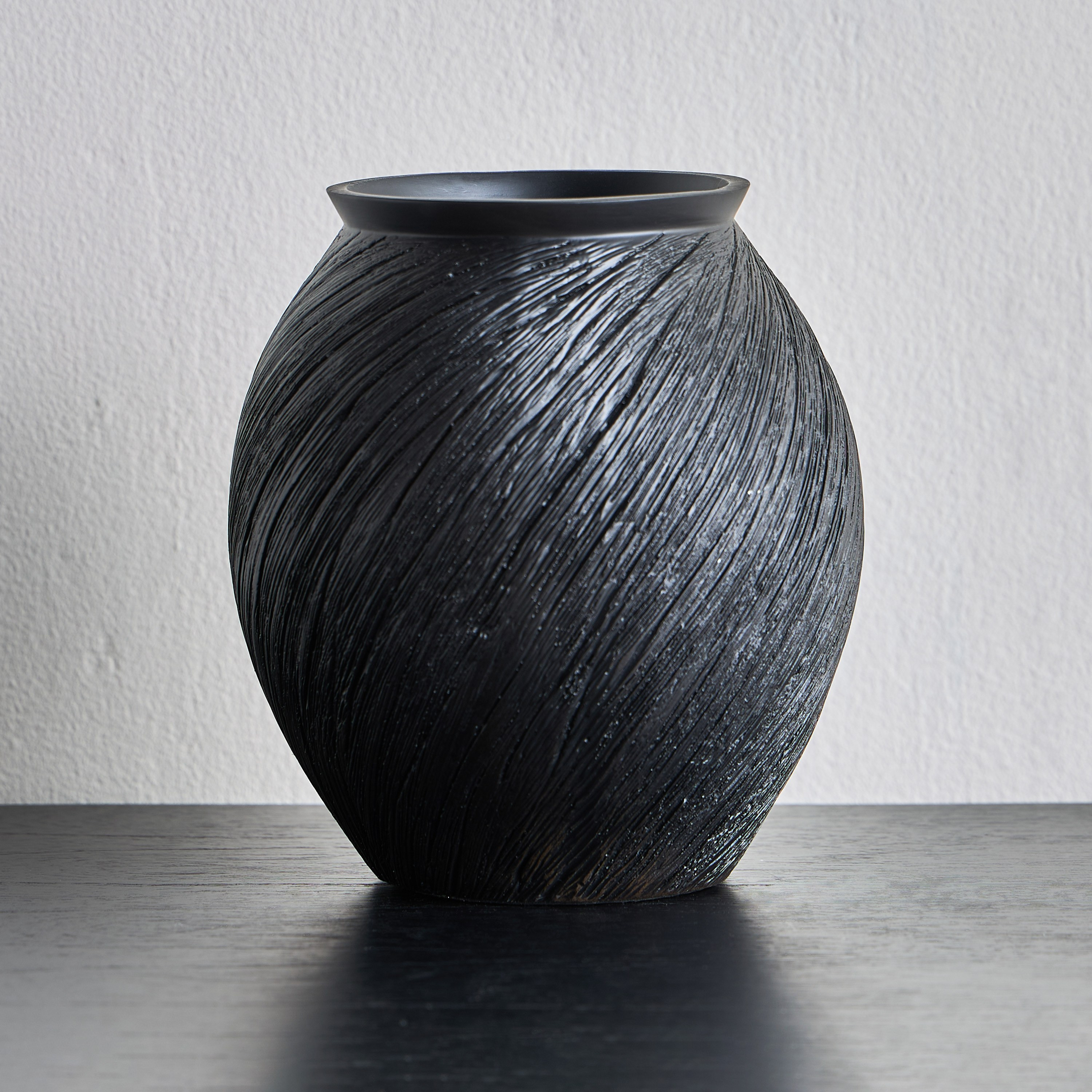 Heritage Swirl Resin Vase - 23 cm-household-decor-vasesandbowls-image-1