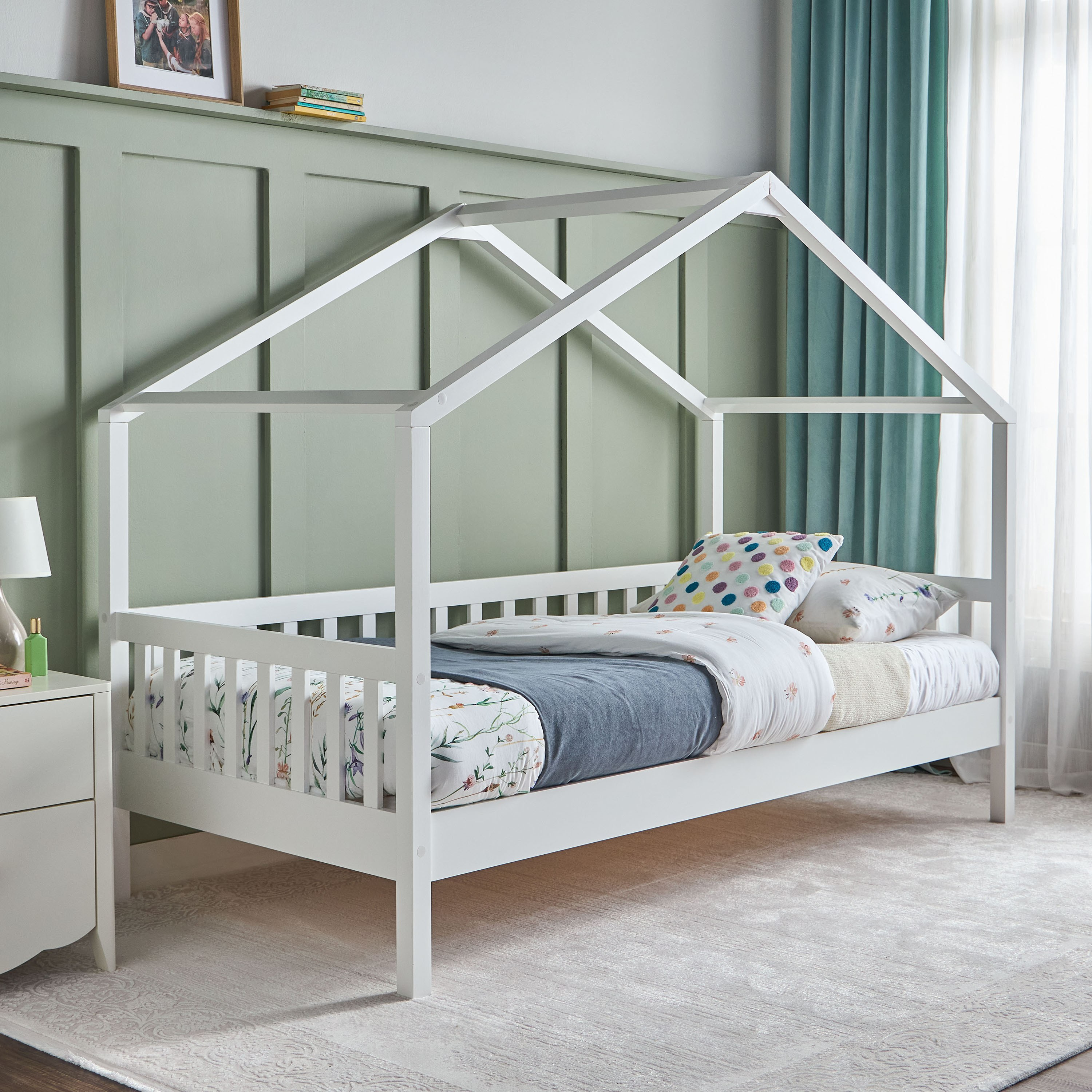 سرير بتصميم كوخ مع سور - سيرجيو - 90x190 سم-babyandkids-kidsbeds-singlebeds-image-1